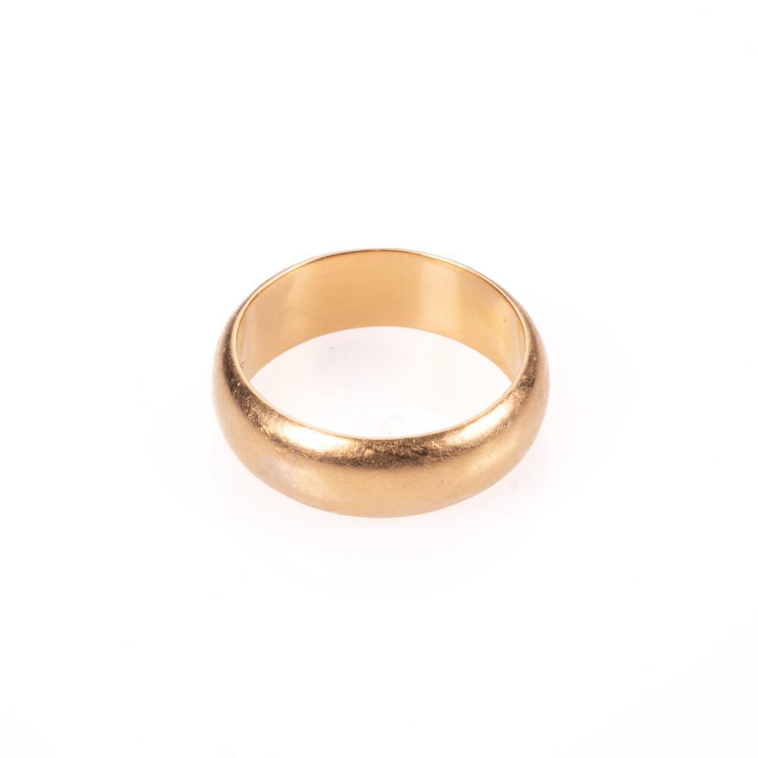 22 Kt Gold Wedding Band Ring: Please study all photographs carefully to get an accurate representation of the item. Please message us for information on dimensions/condition report. We offer in-house shipping internationally (US a