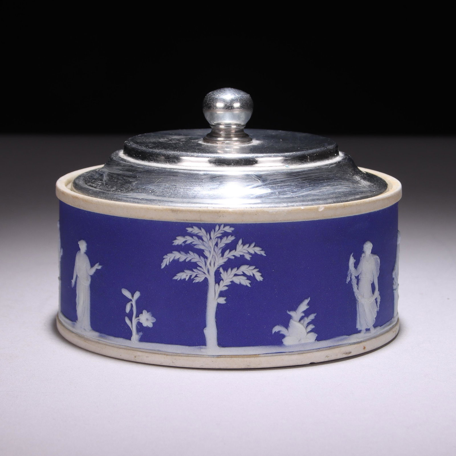 Wedgwood Neoclassical 19th Century Jasperware Dish: Please study all photographs carefully to get an accurate representation of the item. We offer in-house shipping internationally (US and rest of the world. Dispatched from the UK). We aim to ship all