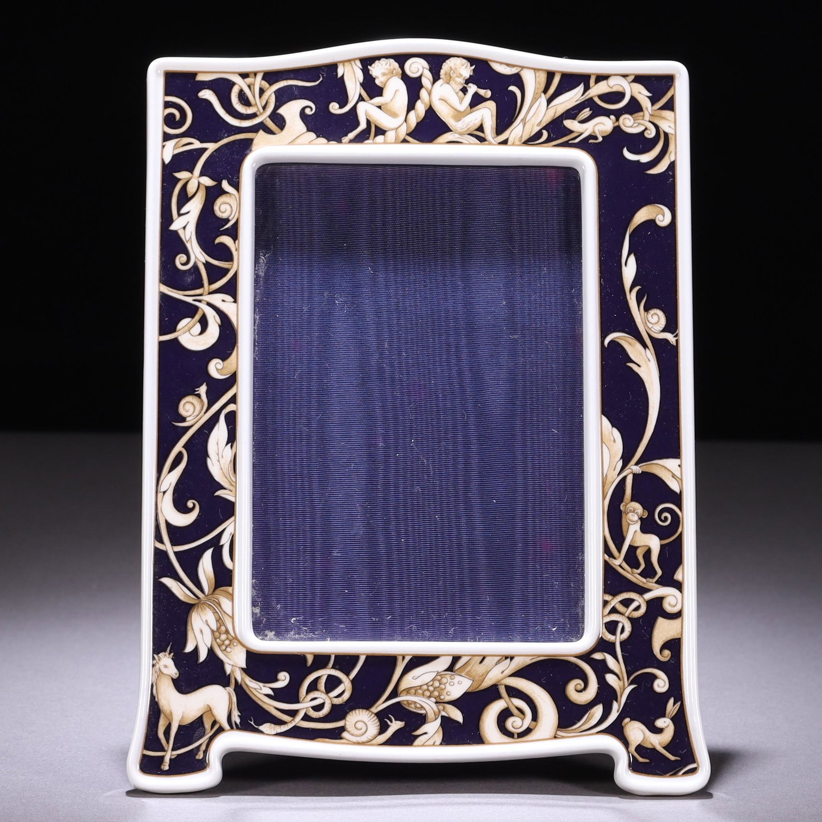 Neoclassical Photograph Frame: MEASURING APPROX 19.5 X 14CM. Please carefully study all photographs to get an accurate idea of the object. In good condition, as seen. Shipping is in-house and we ship internationally to US and rest 