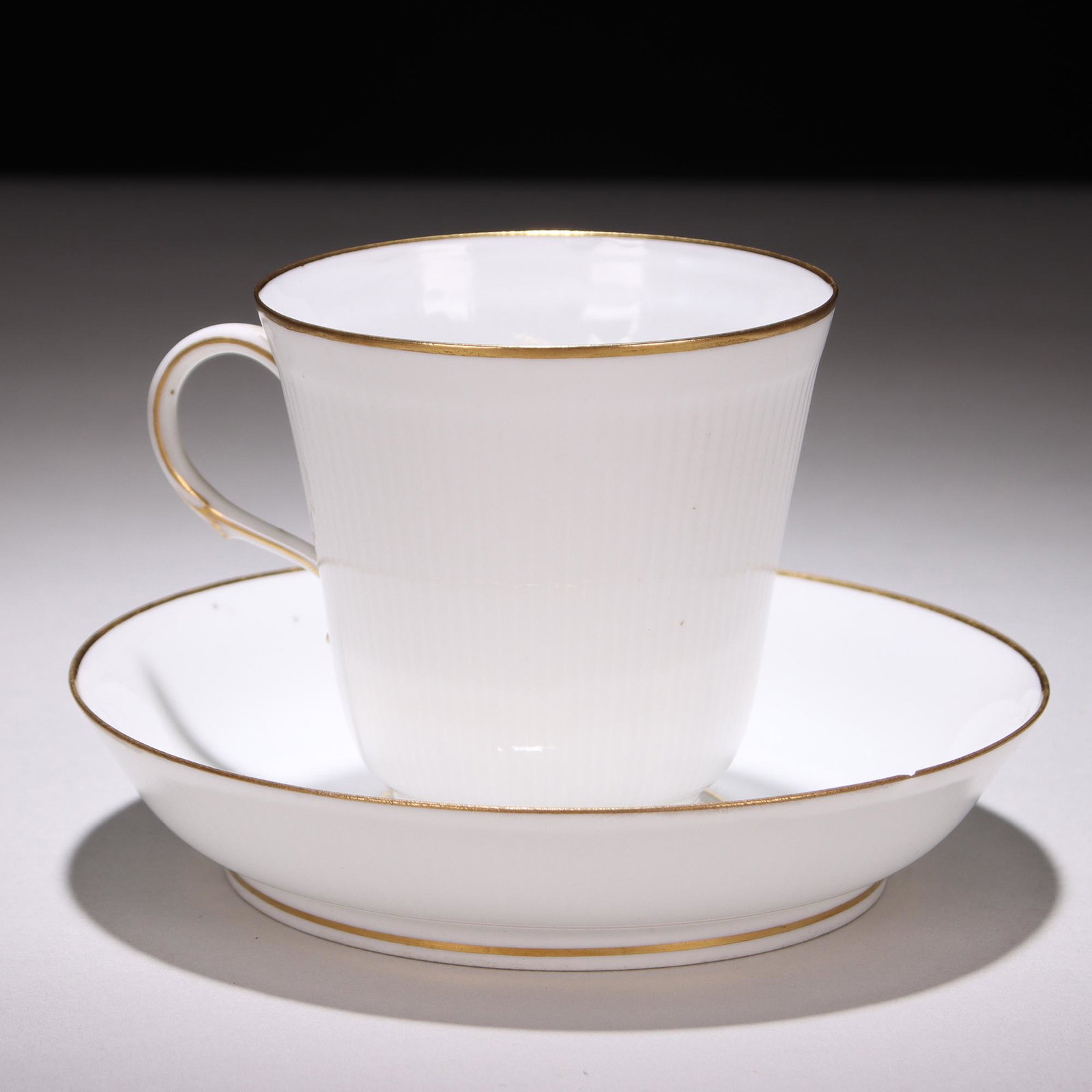 Spode Fine Porcelain Teacup & Saucer 24 KT Gold: MEASURING APPROX SAUCER 11.1CM; TEACUP 6.5 X 8.5CM. Please study all photographs carefully to get an accurate representation of the item. We offer in-house shipping internationally (US and rest of the