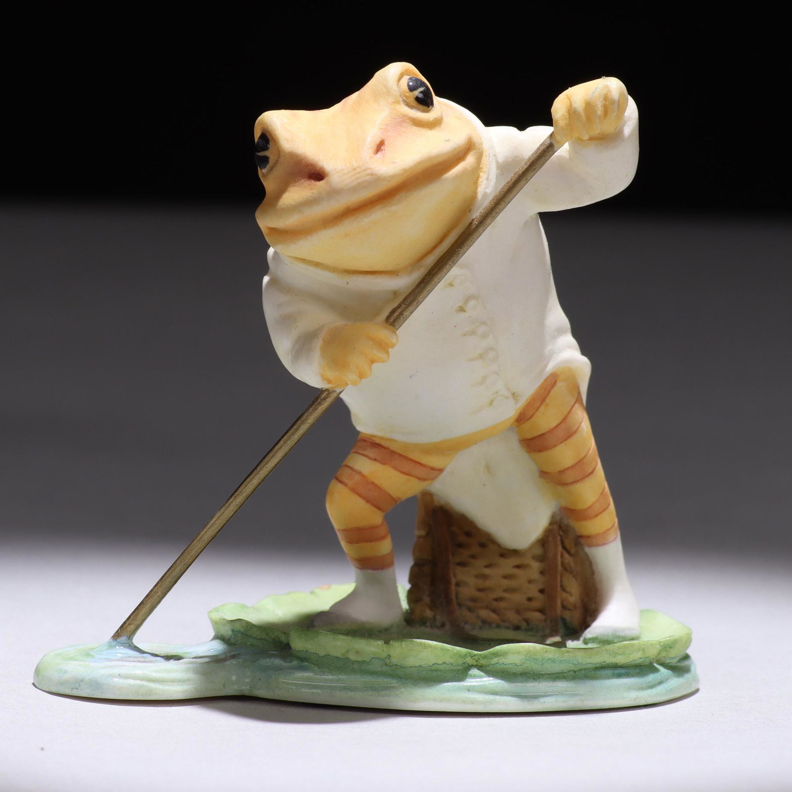 Peter Rabbit Beatrix Potter Sculpture Limited Edition: MEASURING APPROX 6CM X 6.2CM. Please study all photographs carefully to get an accurate representation of the item. We offer in-house shipping internationally (US and rest of the world. Dispatched fro