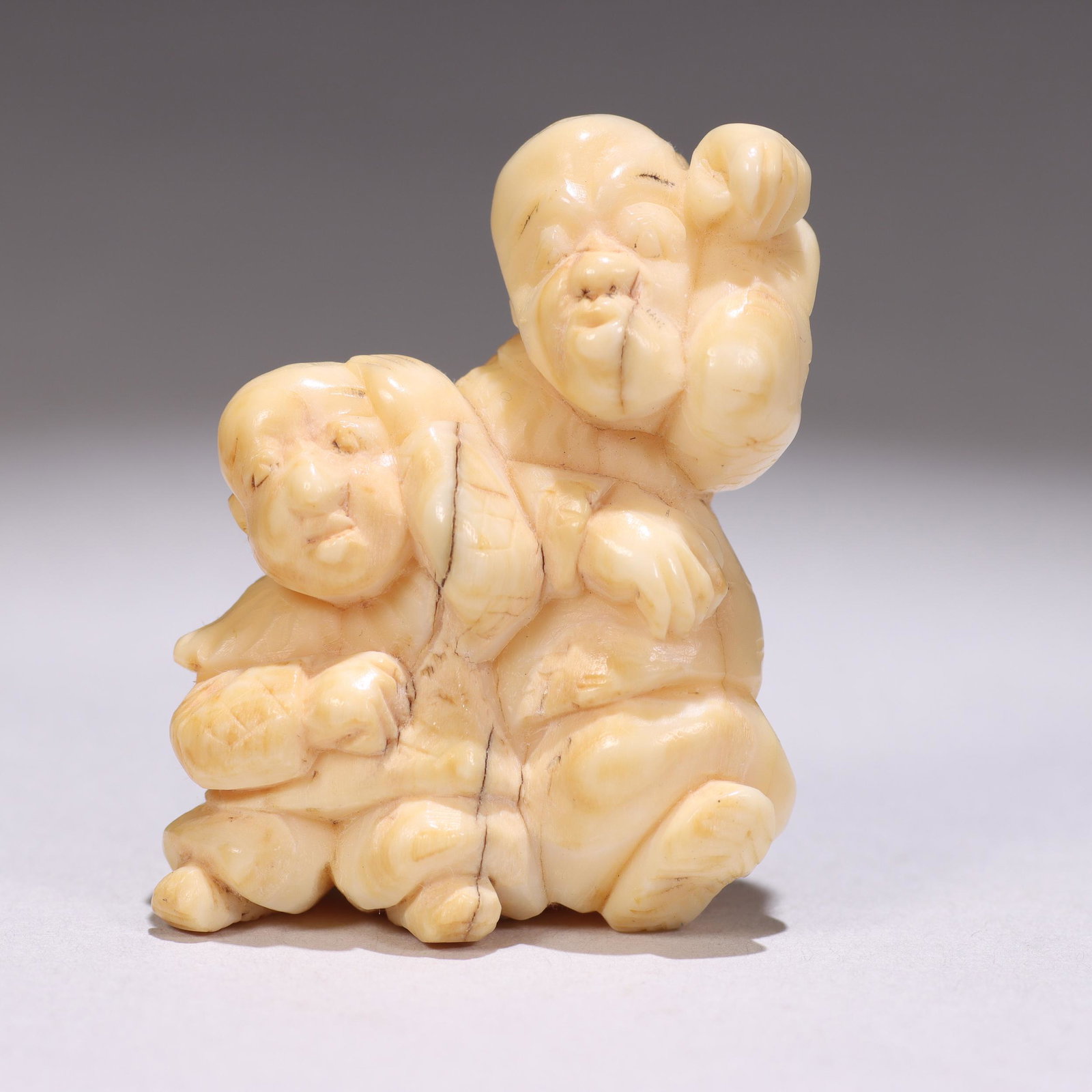 Japanese Edo Netsuke Figure: Please study all photographs carefully to get an accurate representation of the item. Please message us for information on dimensions/condition report. We offer in-house shipping internationally (US a