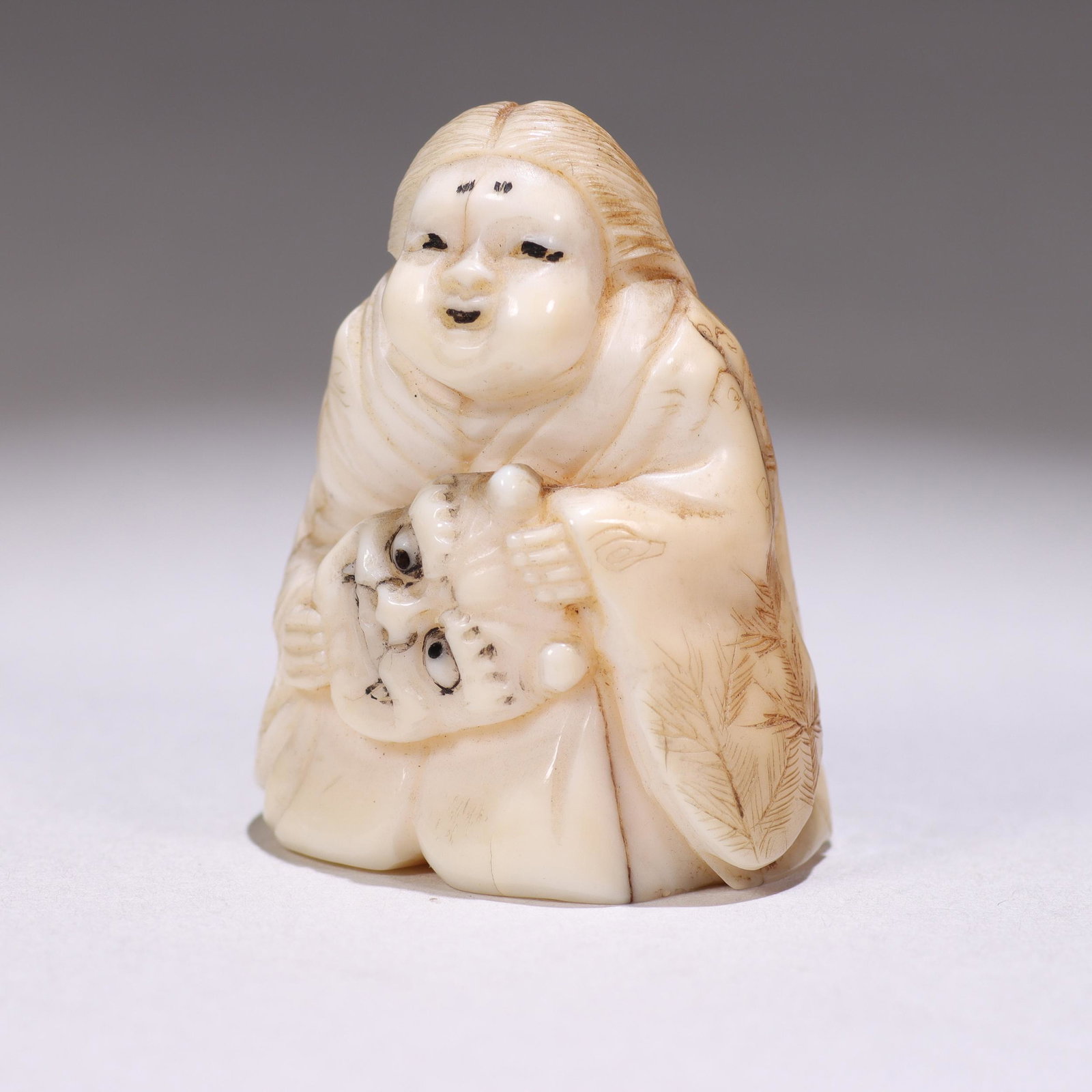 Japanese Fine Meiji Netsuke Figure: Please study all photographs carefully to get an accurate representation of the item. Please message us for information on dimensions/condition report. We offer in-house shipping internationally (US a