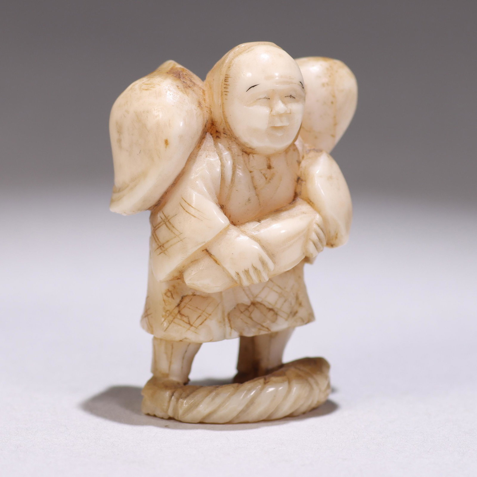 Japanese Signed Meiji Netsuke Figure: Please study all photographs carefully to get an accurate representation of the item. Please message us for information on dimensions/condition report. We offer in-house shipping internationally (US a