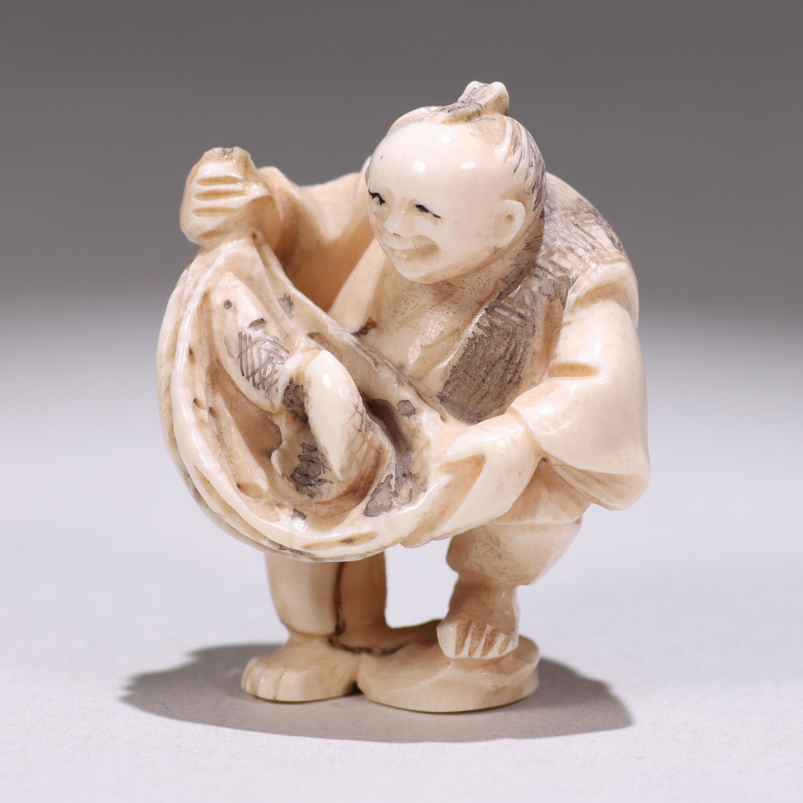 Japanese Meiji Netsuke Figure: Please study all photographs carefully to get an accurate representation of the item. Please message us for information on dimensions/condition report. We offer in-house shipping internationally (US a