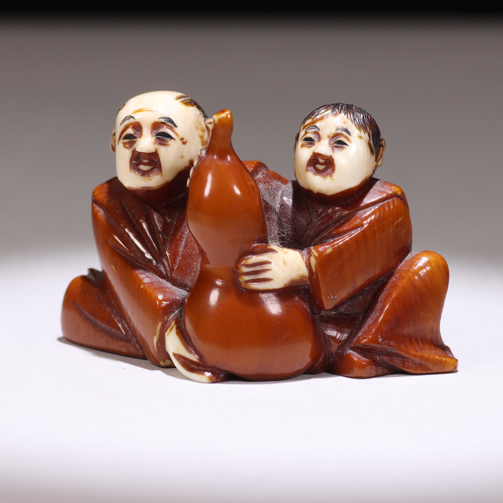 Japanese Signed Edo Netsuke Figure: Please study all photographs carefully to get an accurate representation of the item. Please message us for information on dimensions/condition report. We offer in-house shipping internationally (US a