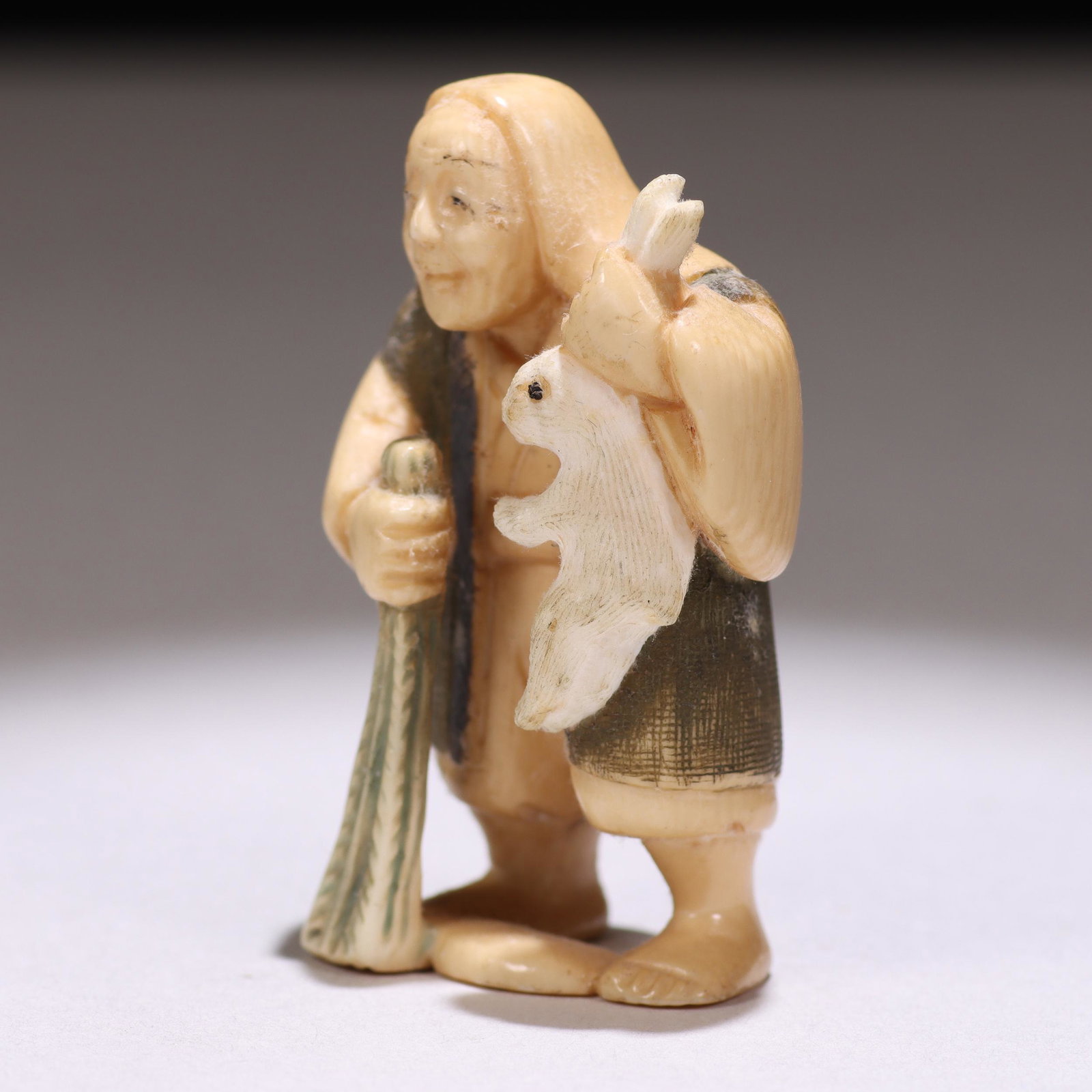 Japanese Signed Meiji Netsuke Figure: Please study all photographs carefully to get an accurate representation of the item. Please message us for information on dimensions/condition report. We offer in-house shipping internationally (US a