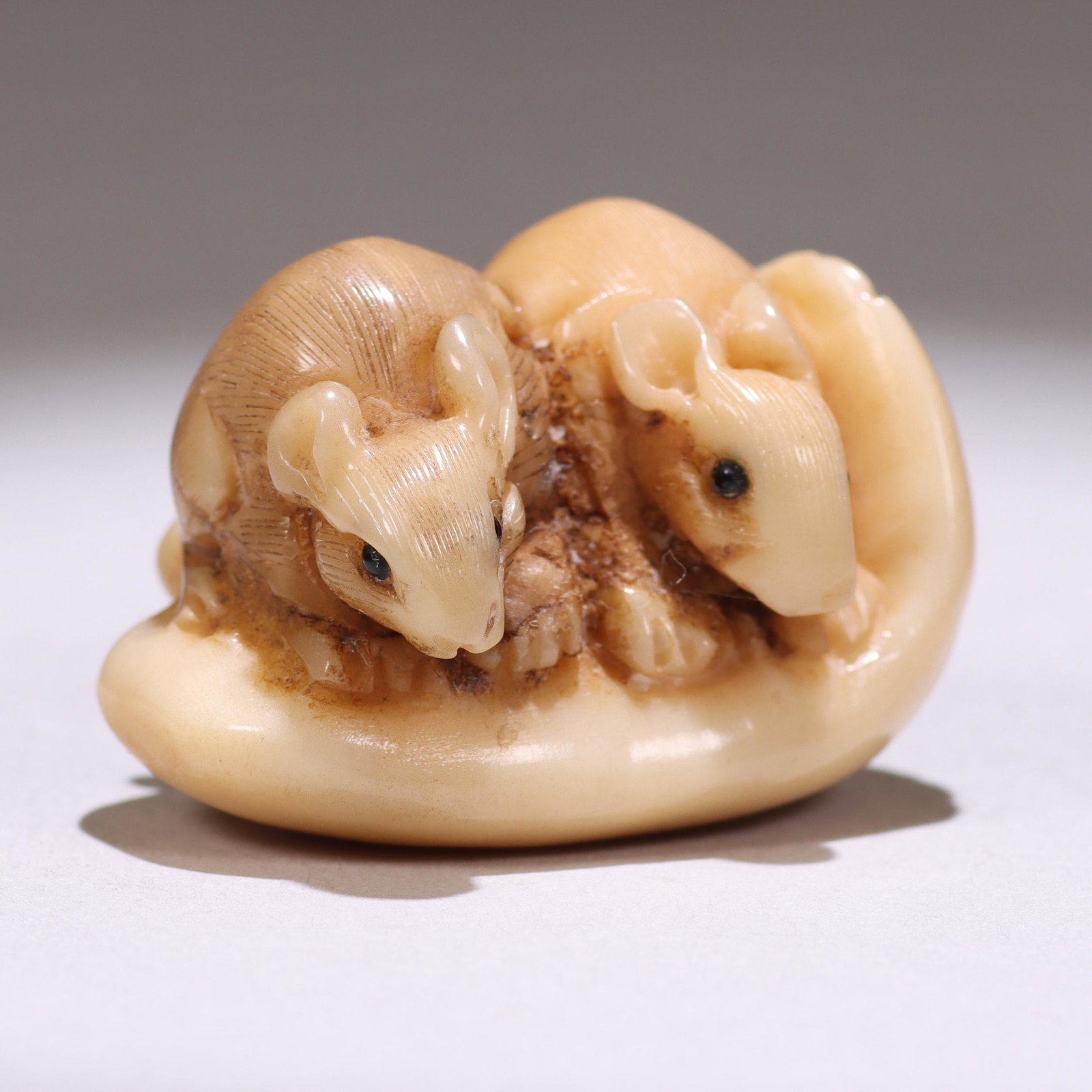 Japanese Signed Meiji Netsuke Figure: Please study all photographs carefully to get an accurate representation of the item. Please message us for information on dimensions/condition report. We offer in-house shipping internationally (US a
