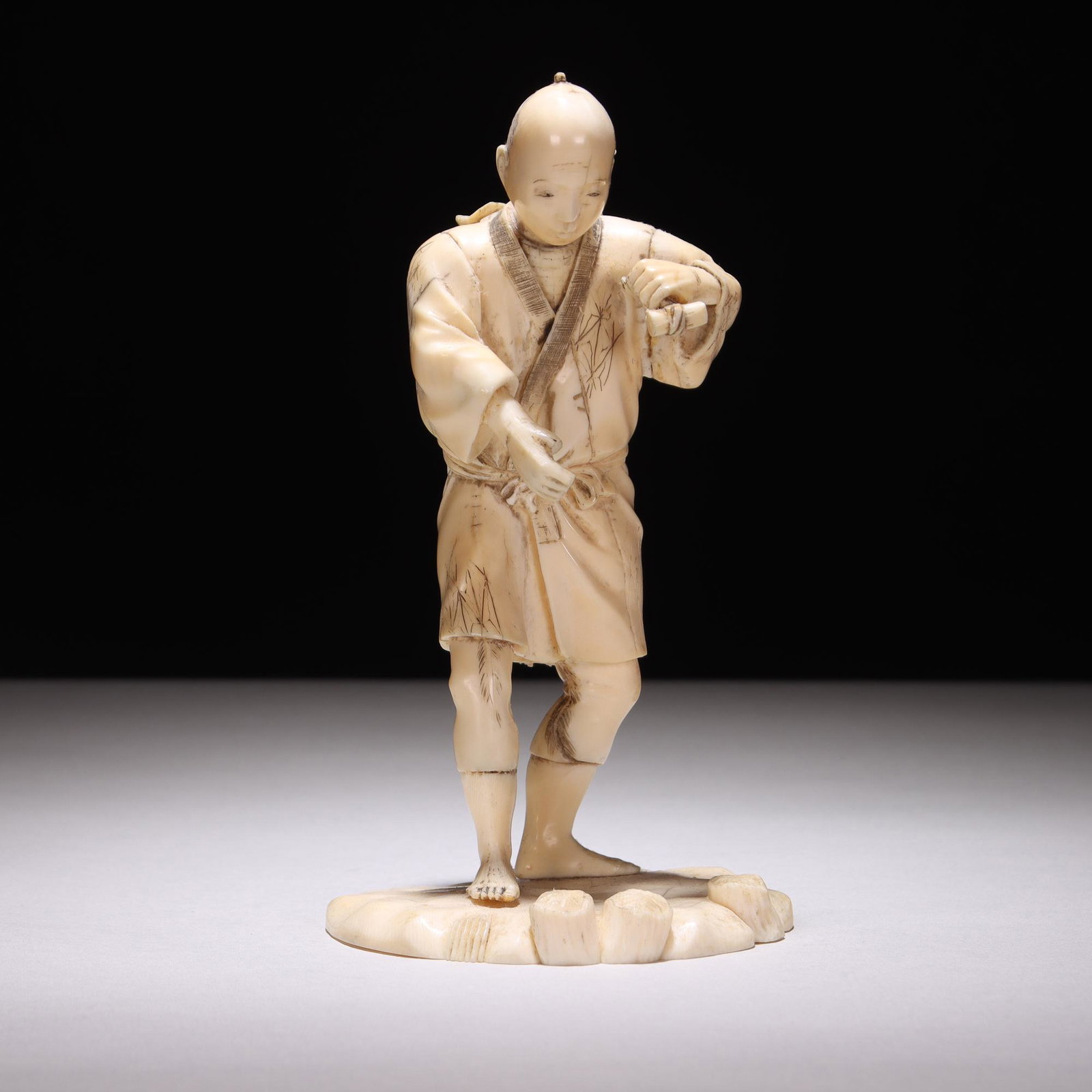 Japanese Signed Meiji Okimono Figure: Please study all photographs carefully to get an accurate representation of the item. Please message us for information on dimensions/condition report. We offer in-house shipping internationally (US a