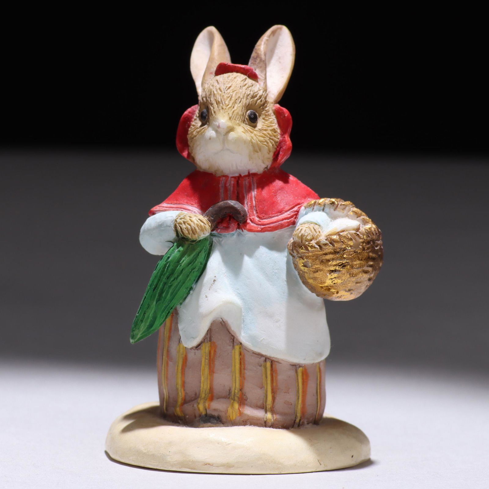 Peter Rabbit Beatrix Potter Sculpture Limited Edition: MEASURING APPROX 6.5 X 3.7CM. Please study all photographs carefully to get an accurate representation of the item. We offer in-house shipping internationally (US and rest of the world. Dispatched fro