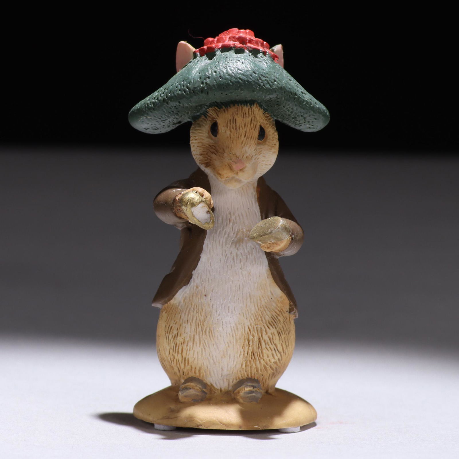 Peter Rabbit Beatrix Potter Sculpture Limited Edition: MEASURING APPROX 6.2CM HIGH. Please study all photographs carefully to get an accurate representation of the item. We offer in-house shipping internationally (US and rest of the world. Dispatched from