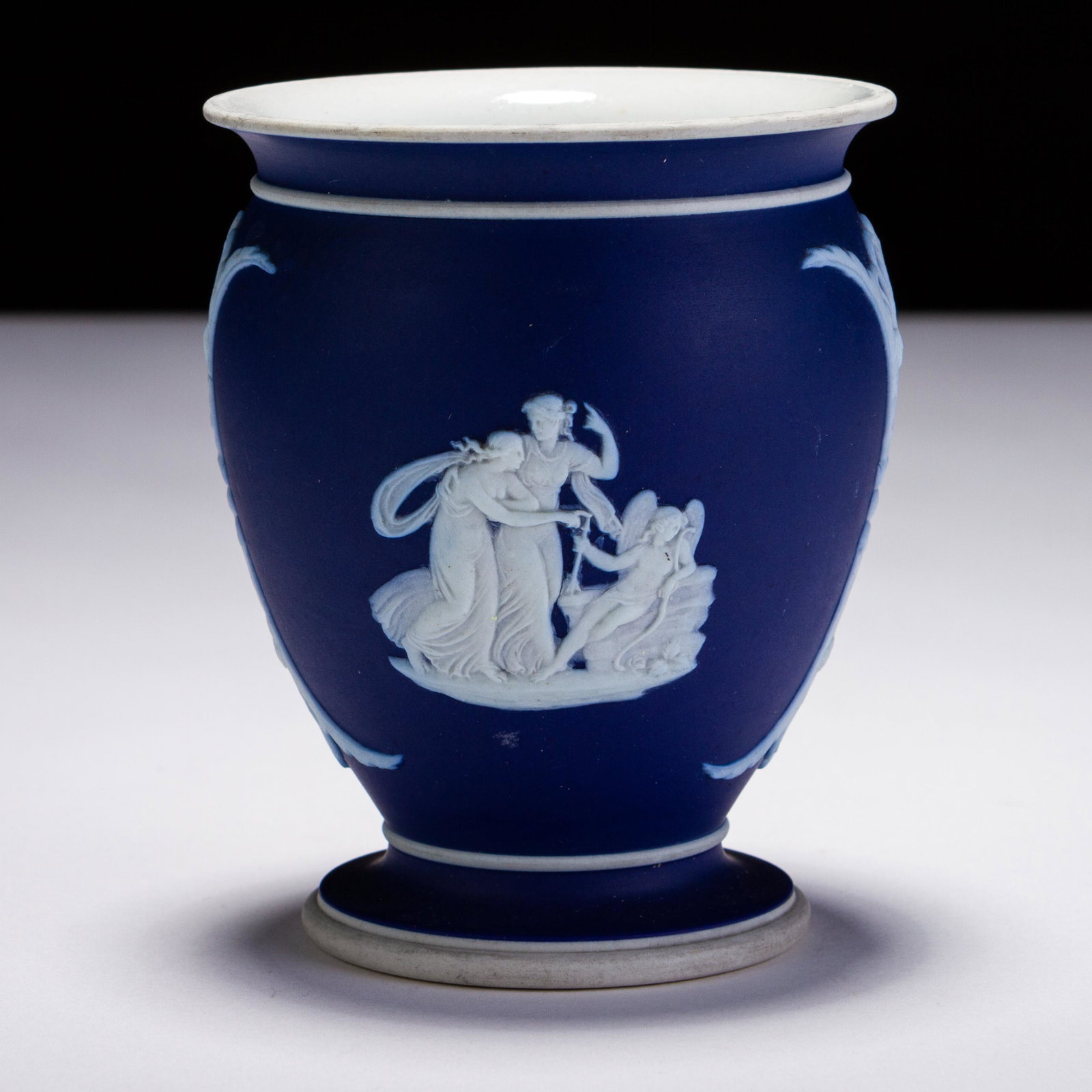 Wedgwood Jasperware Neoclassical Vase: MEASURING APPROX 10 X 8CM. Please follow us on Instagram to stay updated with our current and future auctions: @albinus_auctions. Study all photographs carefully to get an accurate representation of t