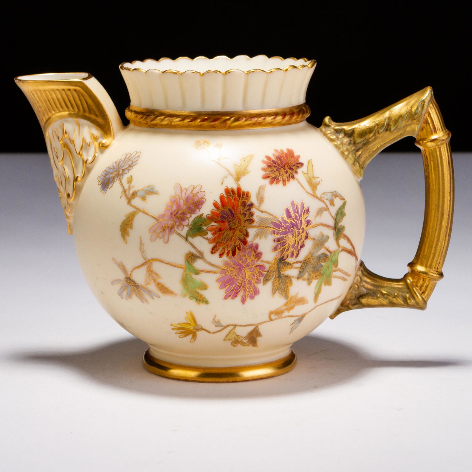 Royal Worcester Blush Porcelain Teapot ca. 1886 (1 of 5)