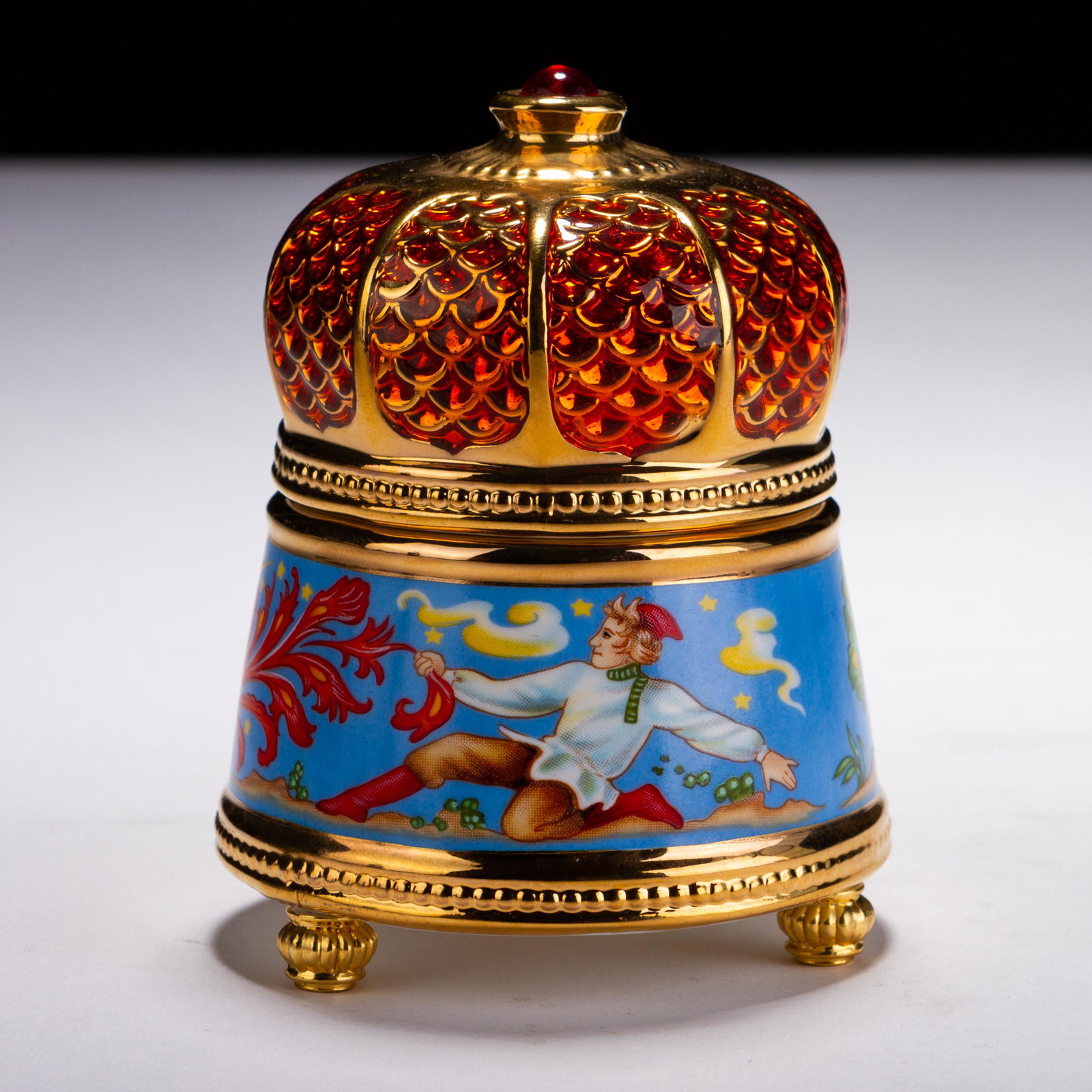 House of Faberge 24 KT Gold Porcelain Musical Box: MEASURING APPROX 6.5 X 9CM HIGH. Please follow us on Instagram to stay updated with our current and future auctions: @albinus_auctions. Study all photographs carefully to get an accurate representatio