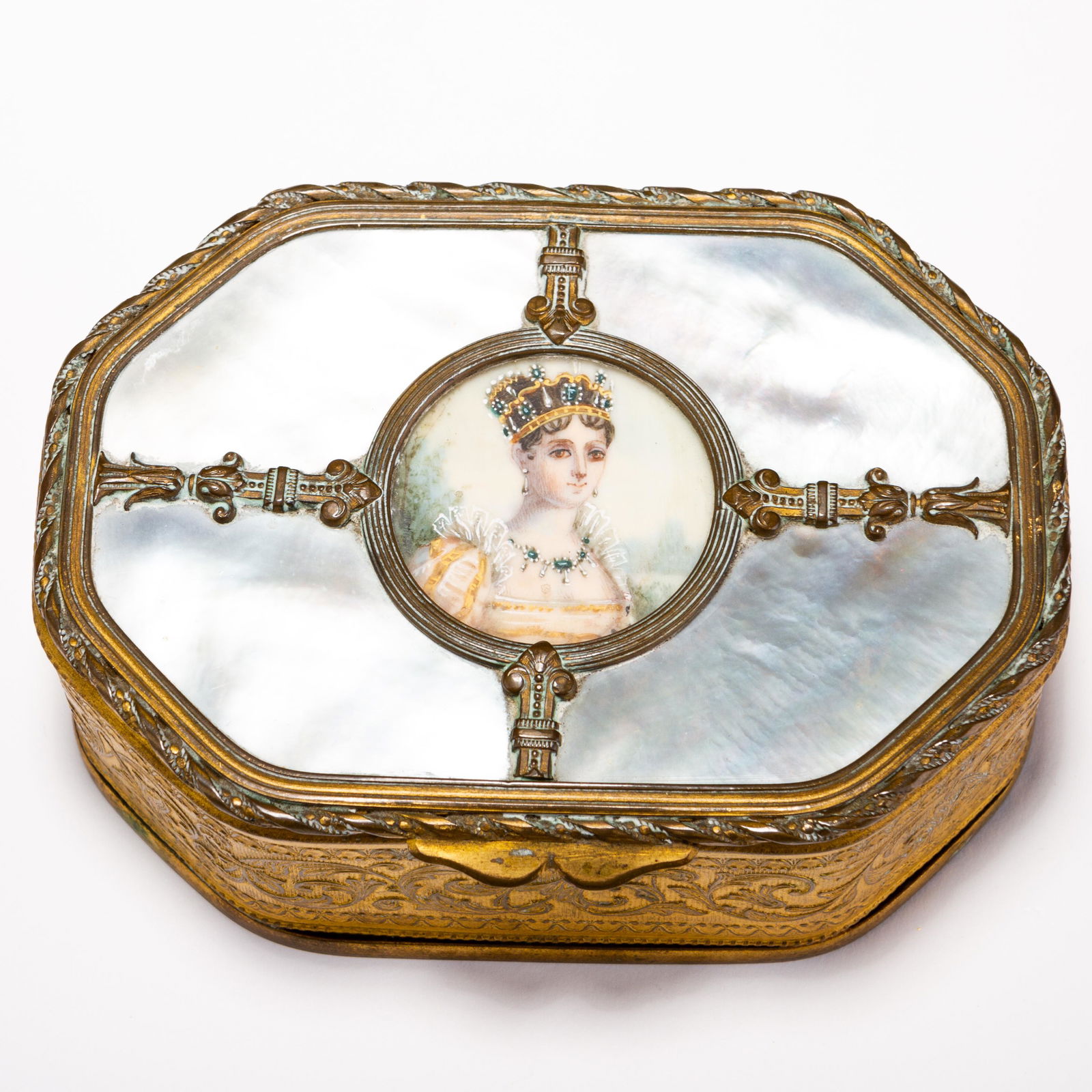 Mother of Pearl & Brass Portrait Trinket Box 19th Century (1 of 7)