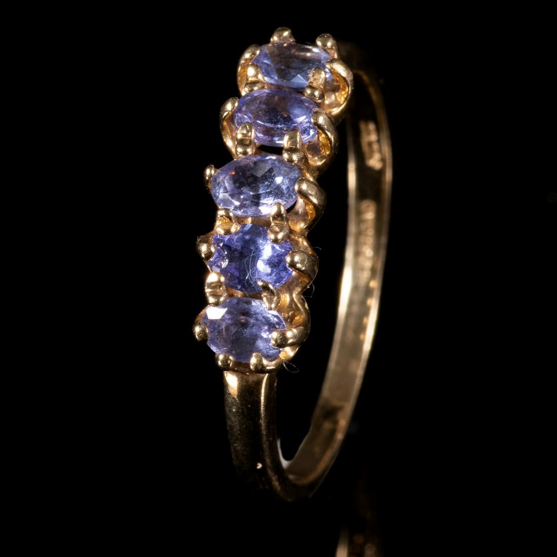 9 Kt. Tanzanite Ring: Please study all photographs carefully to get an accurate representation of the item. We offer in-house shipping internationally (US and rest of the world. Dispatched from the UK). We aim to ship all 