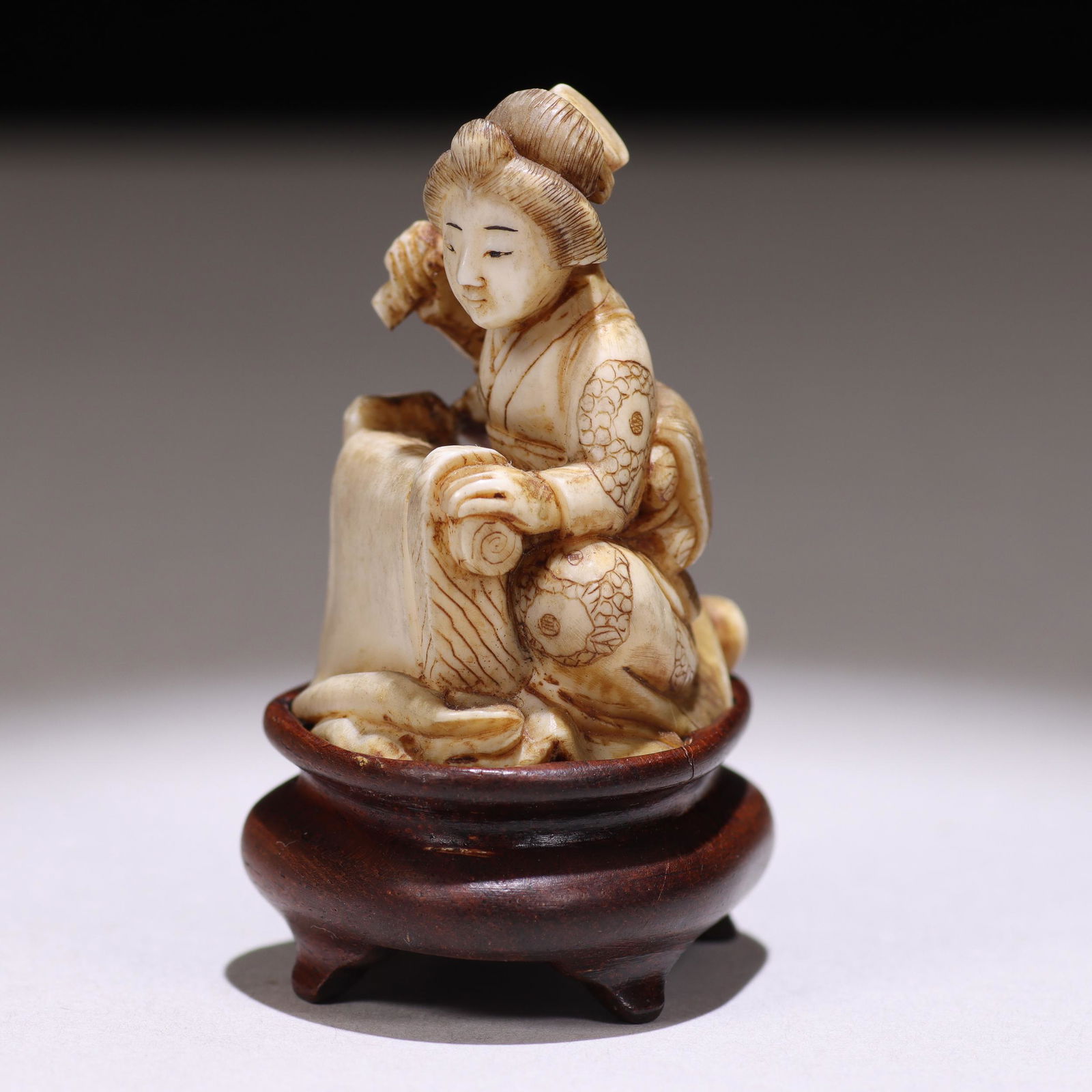 Japanese Signed Edo Netsuke Figure (1 of 5)