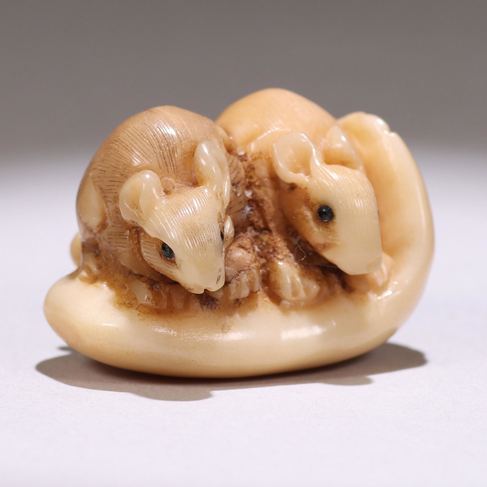 Japanese Signed Meiji Netsuke Figure (1 of 6)