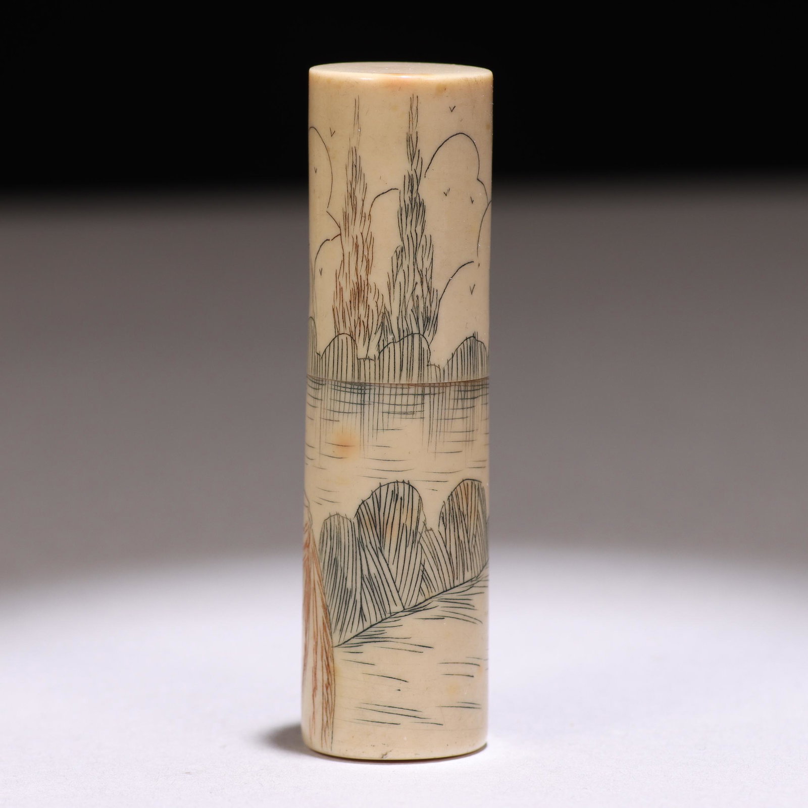 Japanese Export Edo Scent Perfume Bottle: MEAURING APPROX 6CM HIGH X 1.5CM. Please study all photographs carefully to get an accurate representation of the item. Please message us for information on dimensions/condition report. We offer in-ho