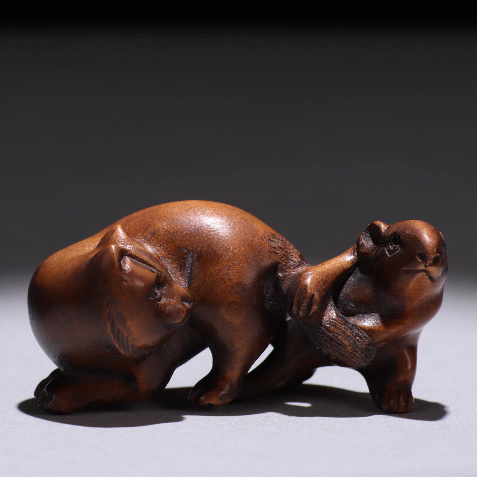 Japanese Signed Boxwood Netsuke of Cat & Mouse: MEASURING APPROX 5 x 2.5cm. Please study all photographs carefully to get an accurate representation of the item. Please message us for information on dimensions/condition report. We offer in-house sh