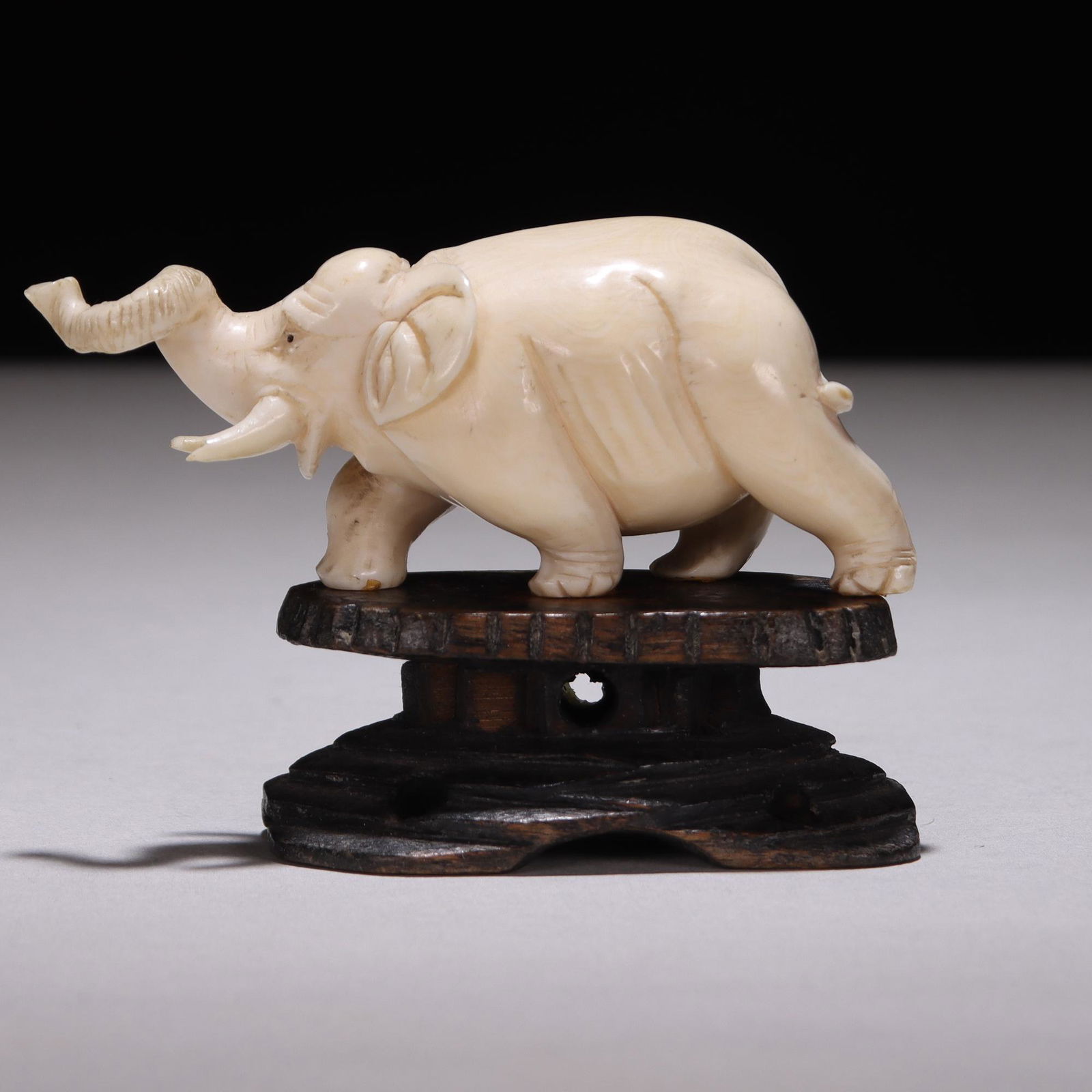 Japanese Fine Meiji Netsuke Figure (1 of 6)