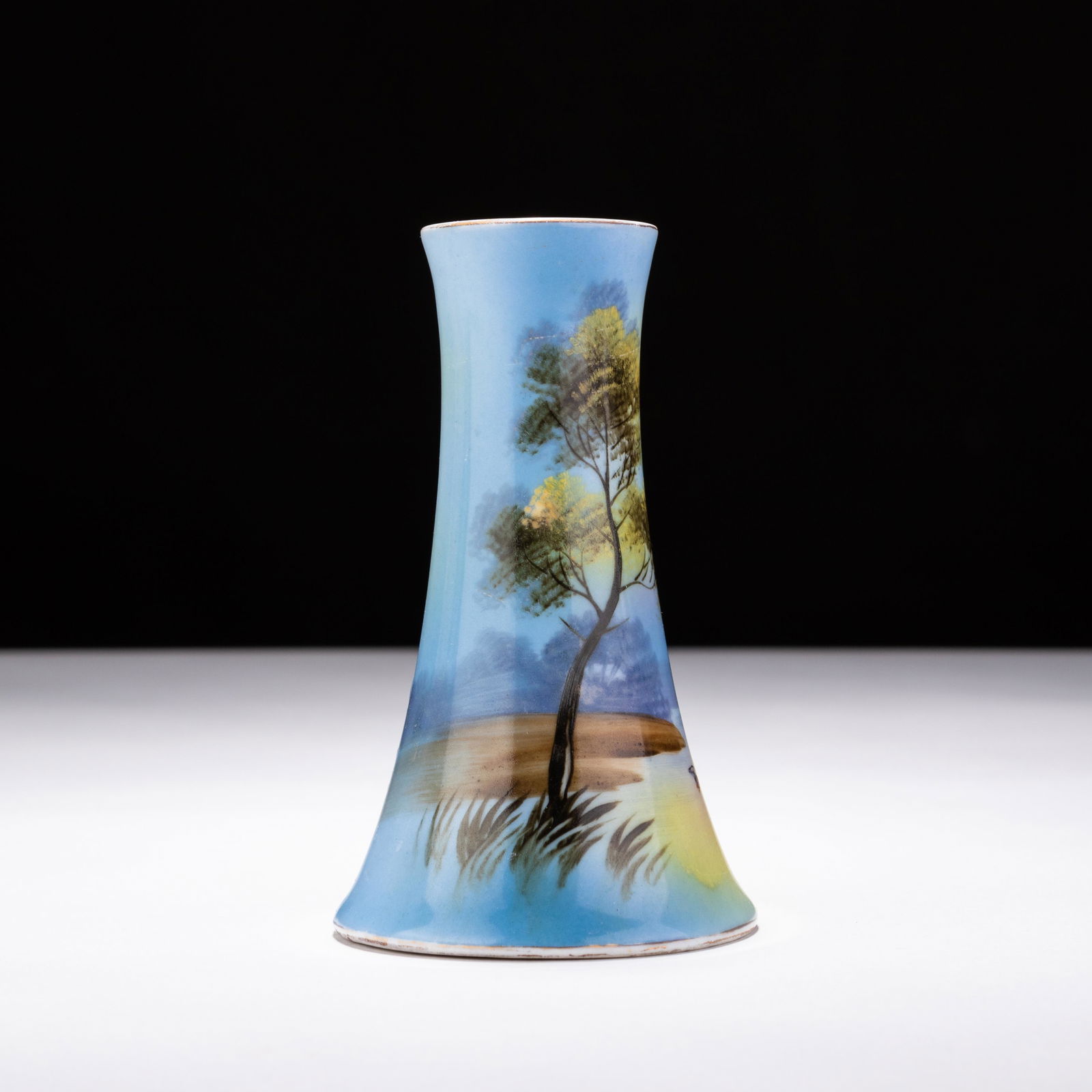 Art Deco Signed Noritake Japanese Porcelain Candle Holder: MEASURES APPROX 7 X 12CM. Please follow us on Instagram to stay updated with our current and future auctions: @albinus_auctions. Study all photographs carefully to get an accurate representation of th