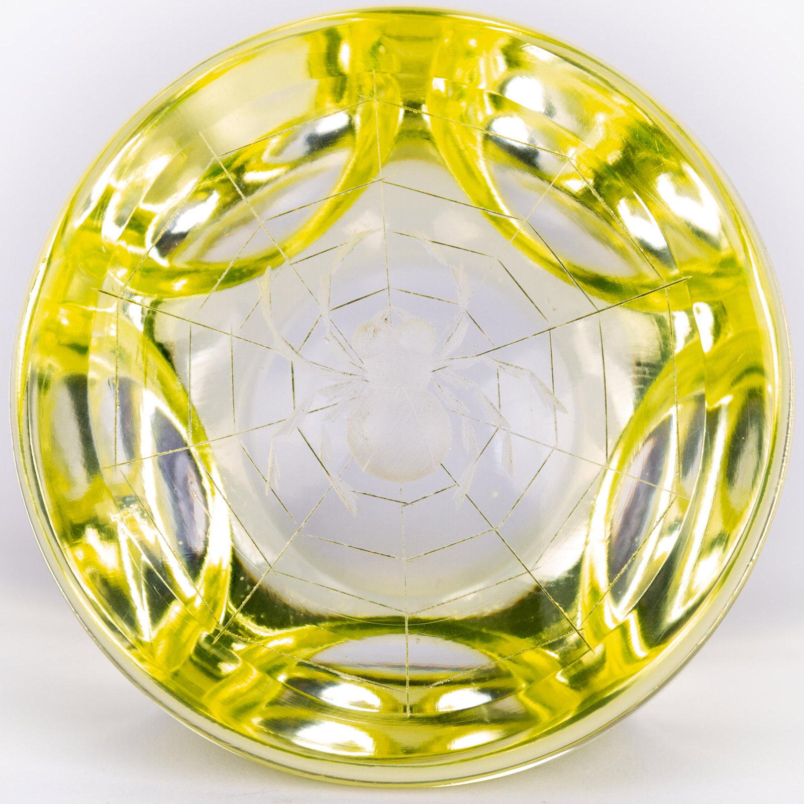 Web Corbett Uranium Glass Intaglio Spider Paperweight: DIMENSIONS APPROX 5x7x7CM. Please carefully study all photographs to get an accurate idea of the object. In good condition, as seen. Shipping is in-house and we ship internationally to US and rest of 