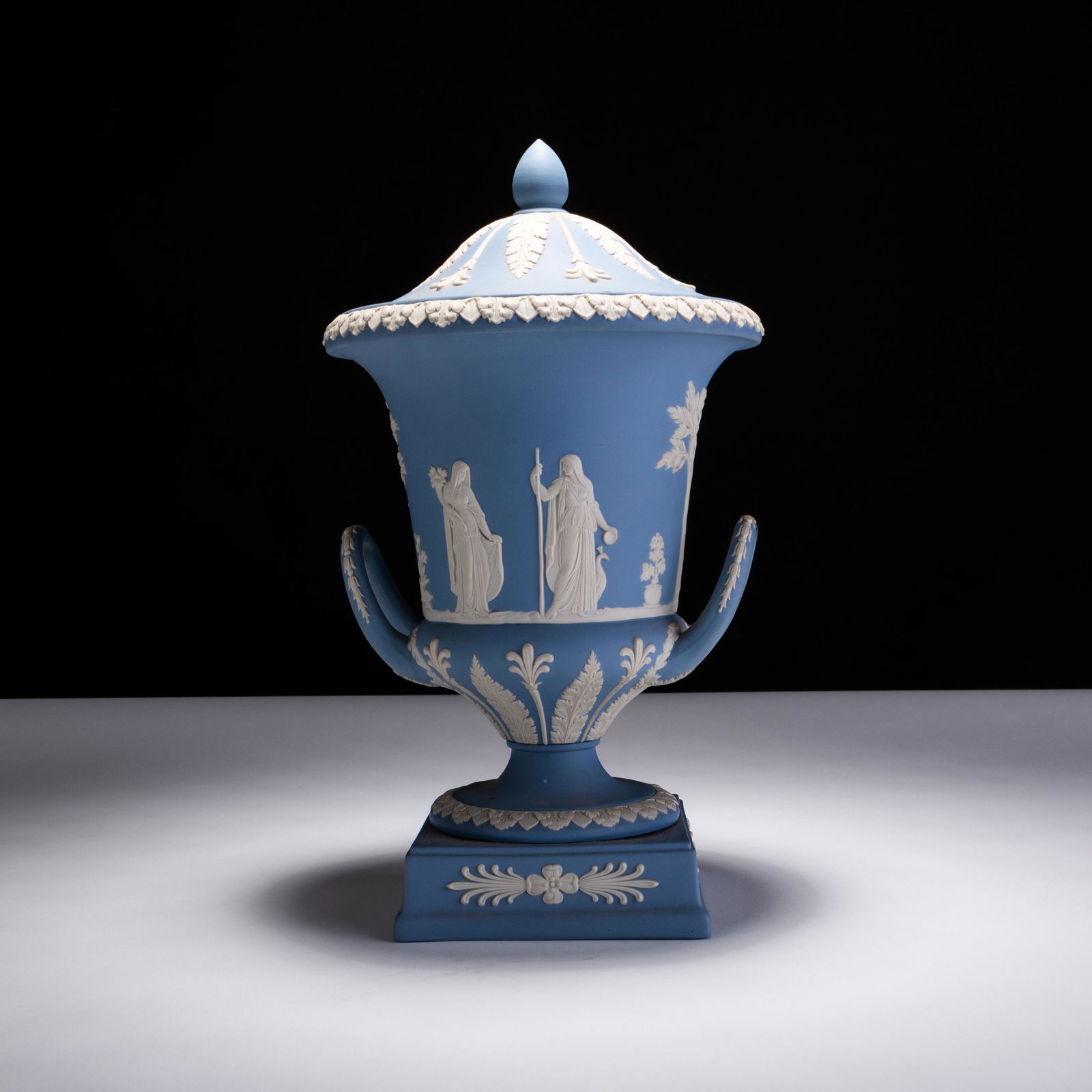 Wedgwood Blue Jasperware Neoclassical Pot Pourri Vase (1 of 7)