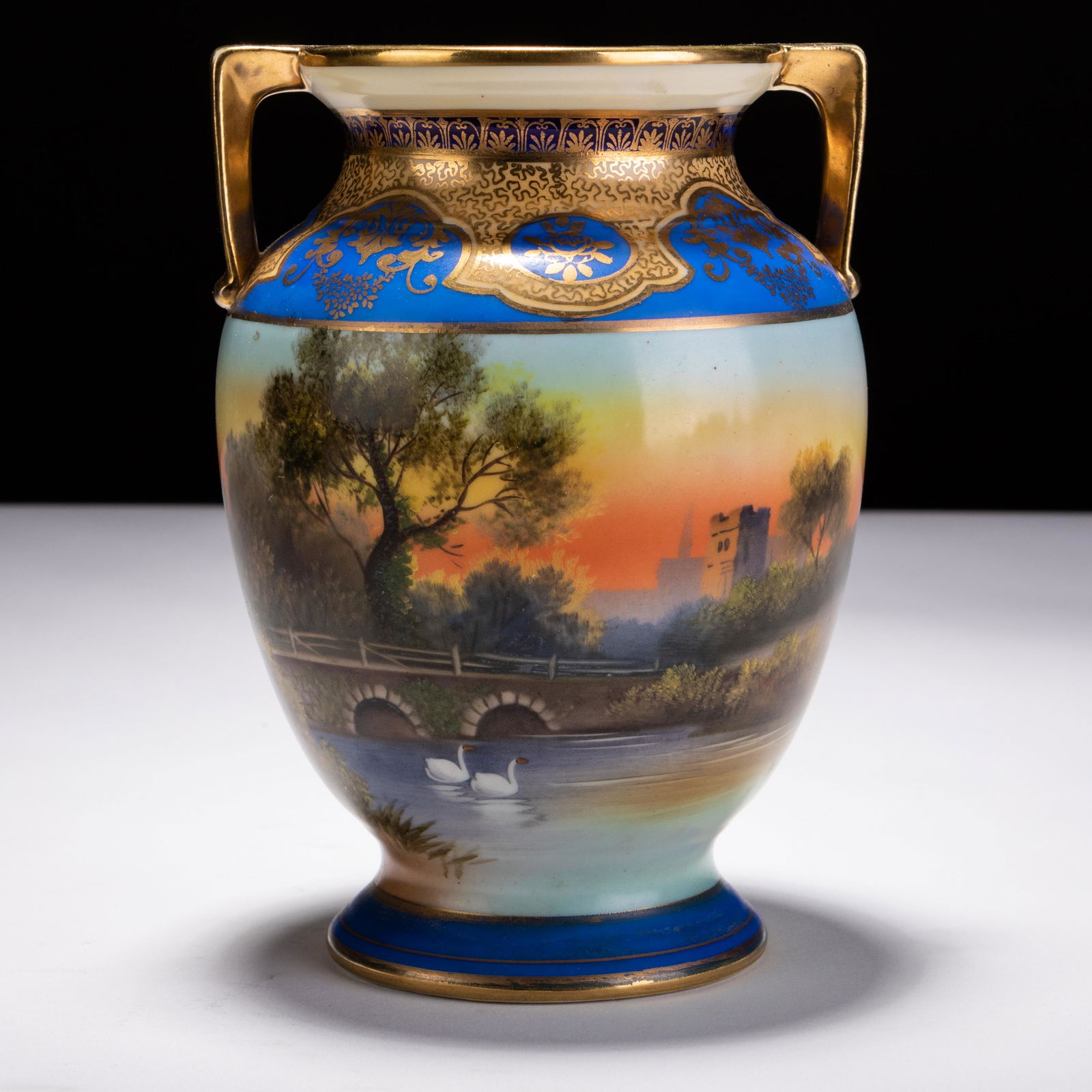 Japanese Noritake Gold Enamel Porcelain Art Deco Vase: MEASURING APPROX 11.5 X 16CM HIGH. Please follow us on Instagram to stay updated with our current and future auctions: @albinus_auctions. Study all photographs carefully to get an accurate representat