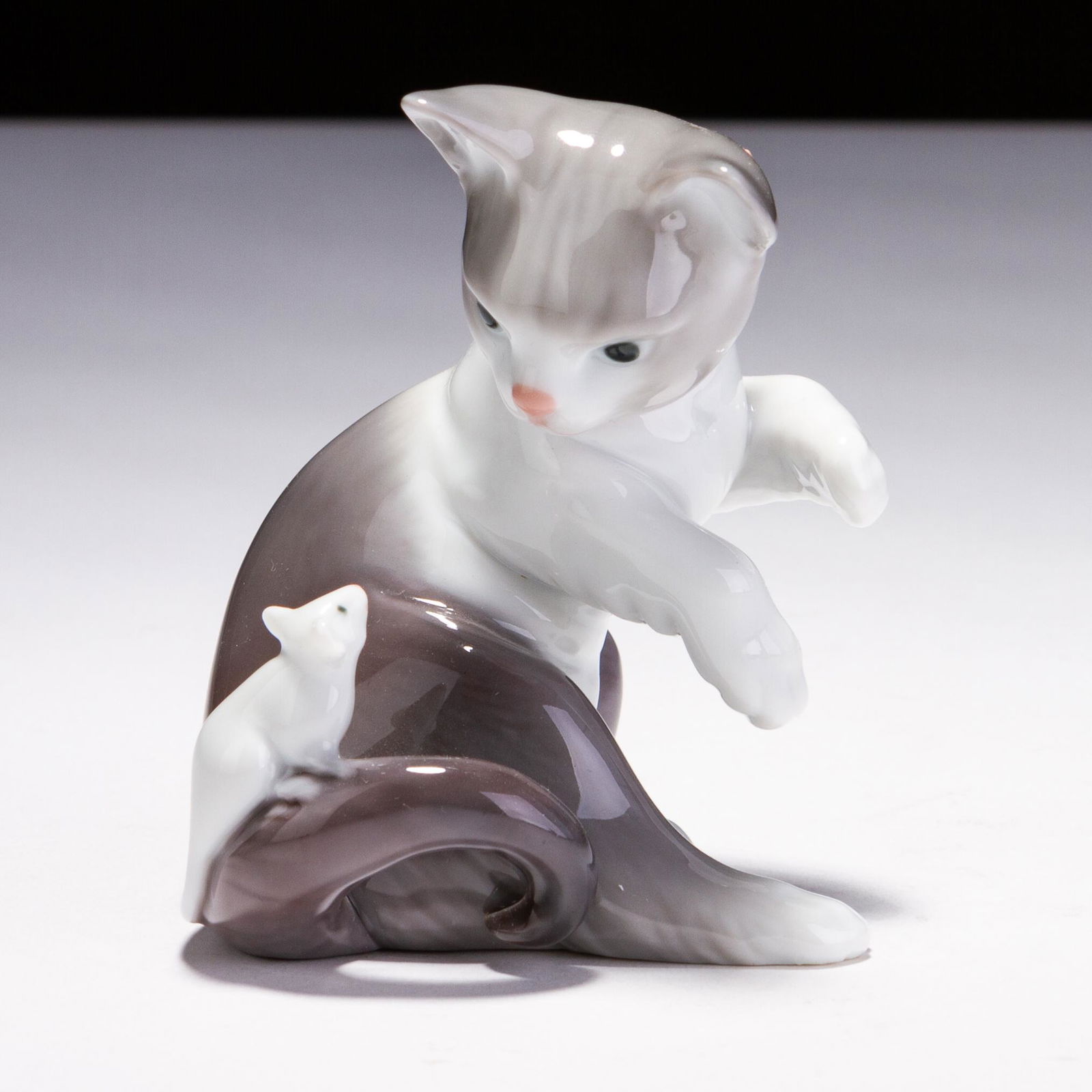 Lladro Fine Porcelain Cat & Mouse Figure (1 of 5)