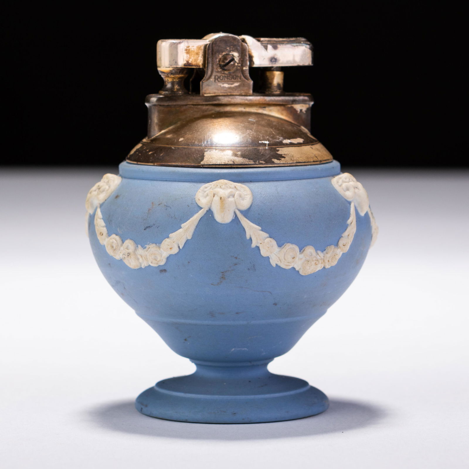 Wedgwood Jasperware Neoclassical Ronson Cigarette Lighter (1 of 5)
