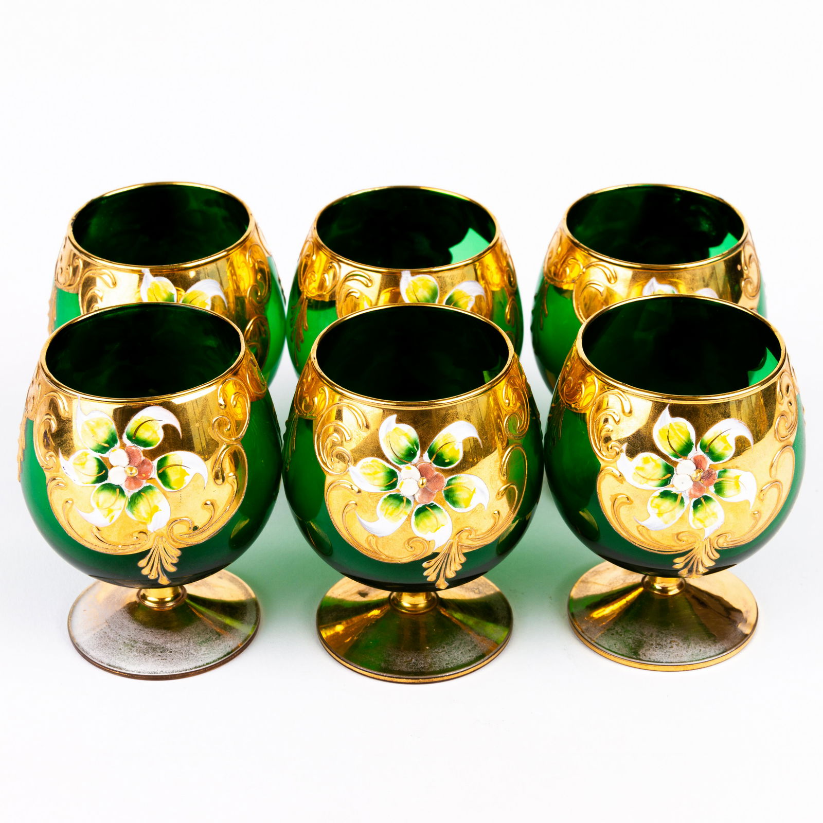 Murano Venetian 24KT Gold Enamel Brandy Snifters Glasses: DIMENSIONS APPROX 7x7x8.5CM EACH. Please carefully study all photographs to get an accurate idea of the object. In good condition, as seen. Shipping is in-house and we ship internationally to US and r