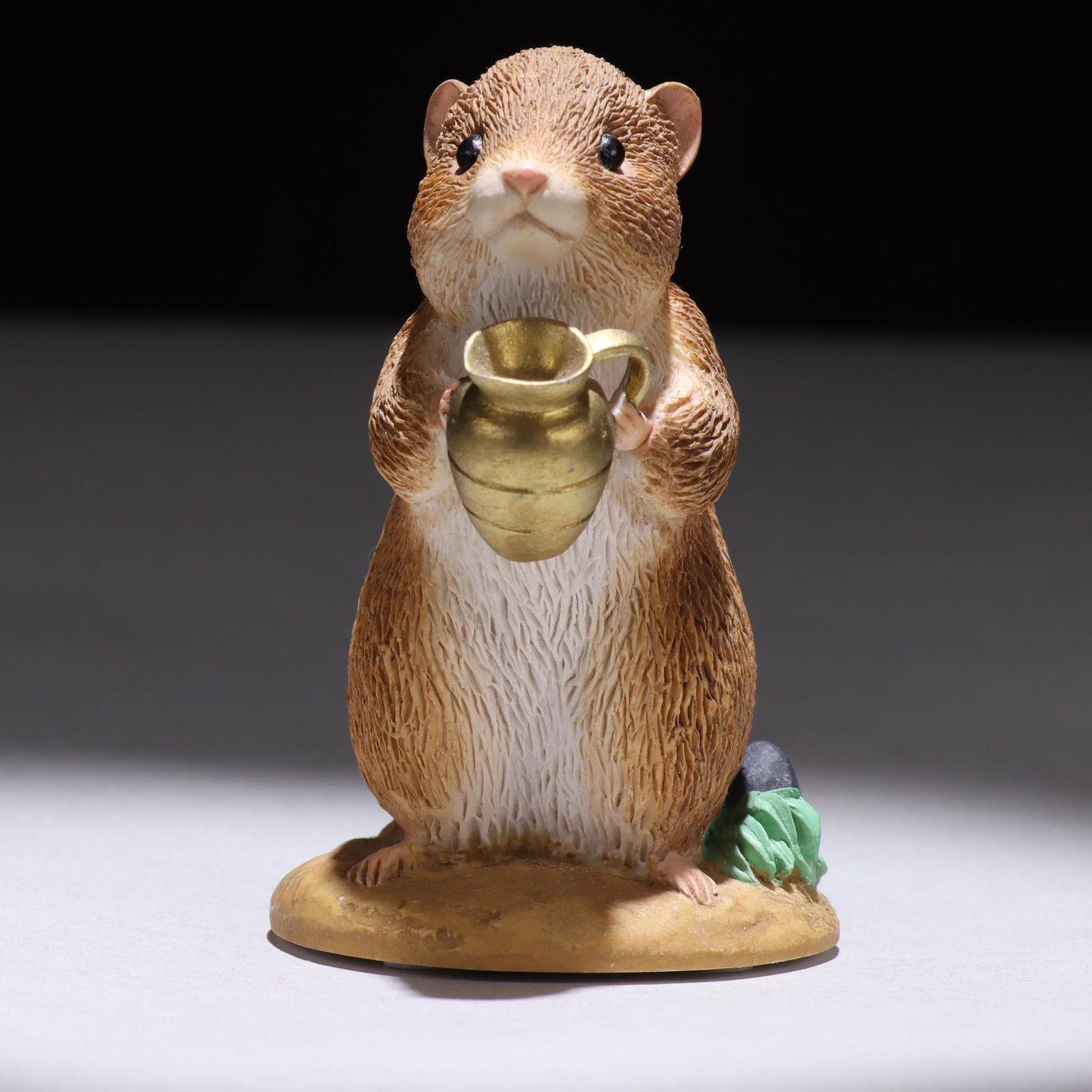 Peter Rabbit Beatrix Potter Sculpture Limited Edition: MEASURING APPROX 6.5 X 4CM. Please study all photographs carefully to get an accurate representation of the item. We offer in-house shipping internationally (US and rest of the world. Dispatched from