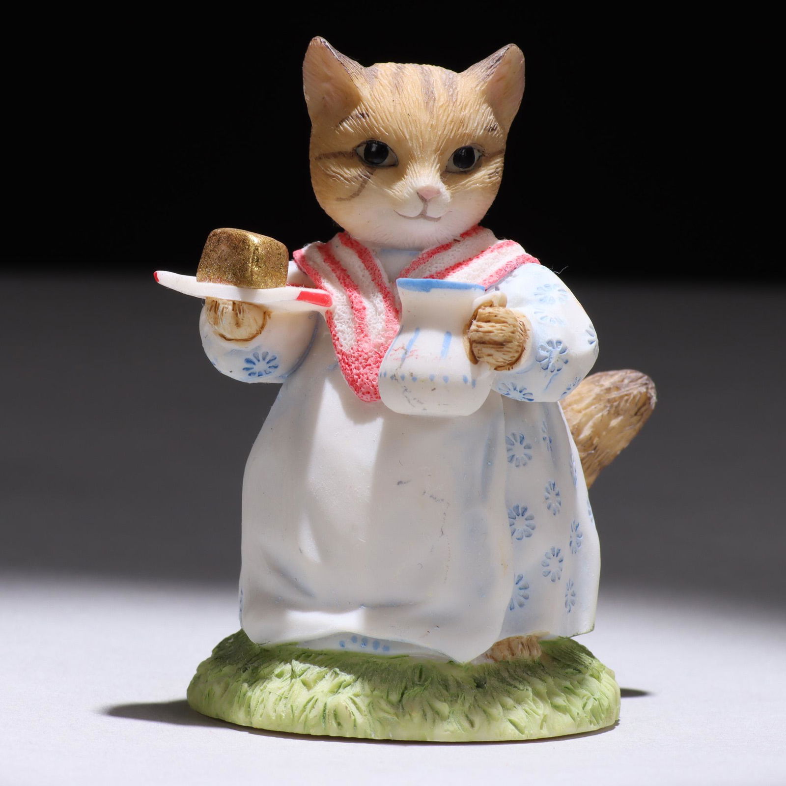 Peter Rabbit Beatrix Potter Sculpture Limited Edition: MEASURING APPROX 7 X 4.5CM. Please study all photographs carefully to get an accurate representation of the item. We offer in-house shipping internationally (US and rest of the world. Dispatched from