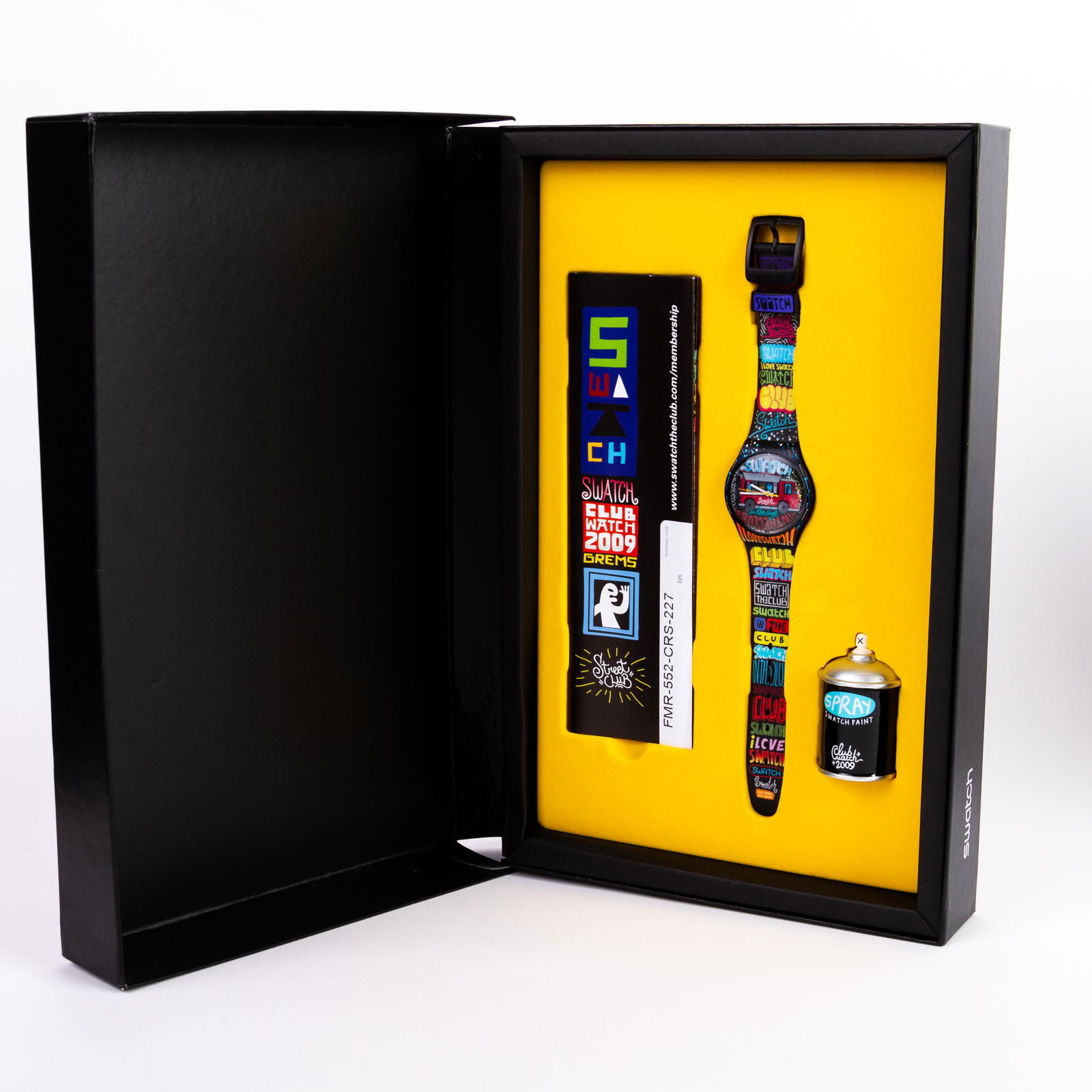 Swatch Collector's Vintage Watch "Street Club" Gift Set: DIMENSIONS APPROX 22.5x3.5x1CM. Please carefully study all photographs to get an accurate idea of the object. In good condition, as seen. Shipping is in-house and we ship internationally to US and res