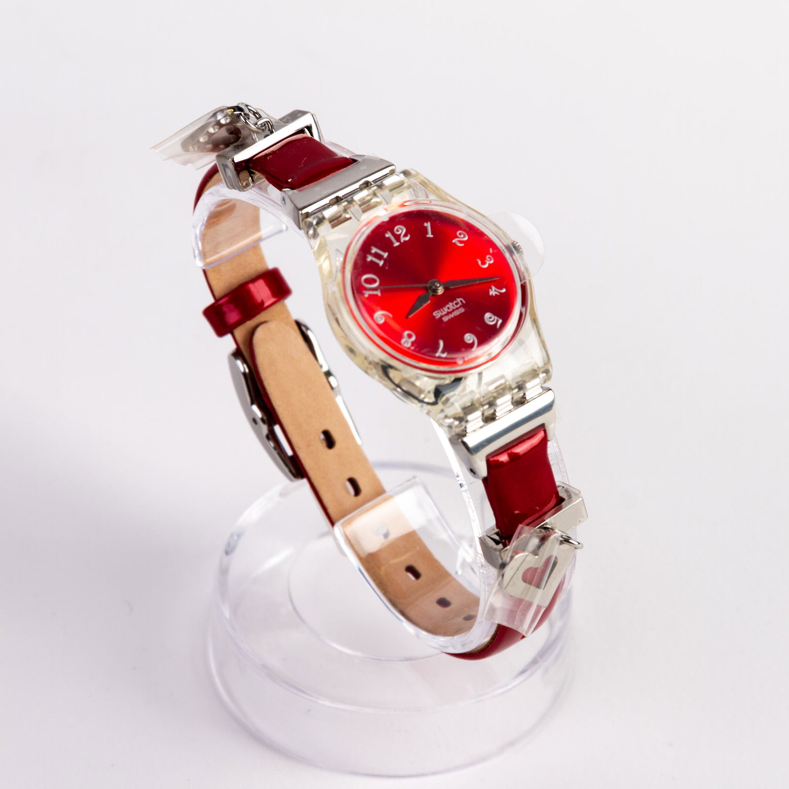 Swatch Collector's Vintage Watch Valentines: DIMENSIONS APPROX 22.5x3x1CM. Please carefully study all photographs to get an accurate idea of the object. In good condition, as seen. Shipping is in-house and we ship internationally to US and rest