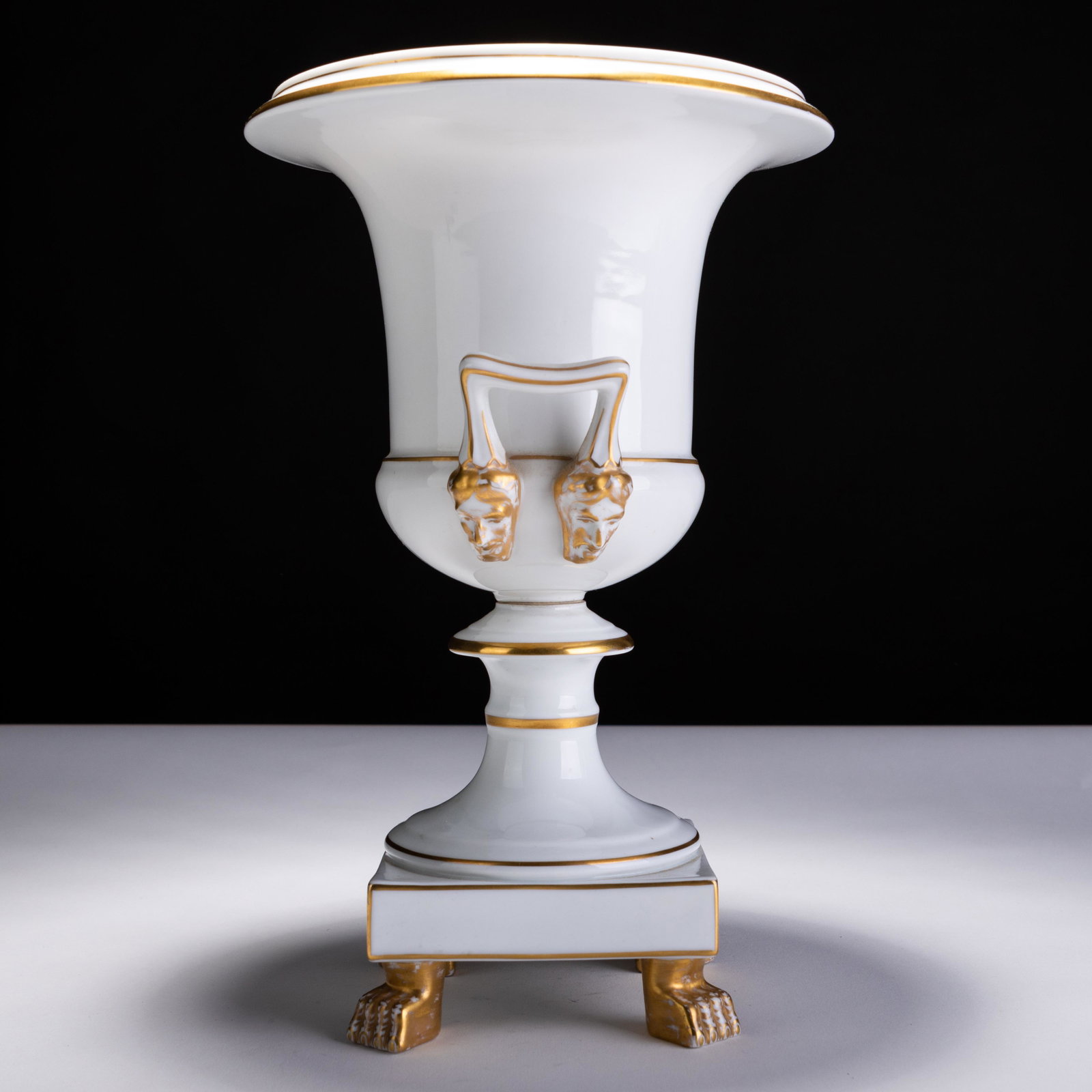 Neoclassical Portugese Porcelain Urn by Vista Alegre: MEASURING APPROX 29.5CM X 19CM DIAMETER OF TOP RIM. Please follow us on Instagram to stay updated with our current and future auctions: @albinus_auctions. Study all photographs carefully to get an acc