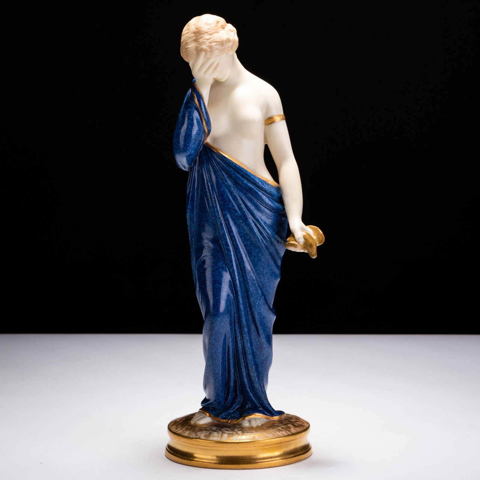 Royal Worcester Porcelain Greek Figure of Sorrow 19th Century: MEASURING APPROX 26CM HIGH X 8.5CM. SCULPTURE BY JAMES HADLEY. 2/57 LIMITED. Please follow us on Instagram to stay updated with our current and future auctions: @albinus_auctions. Study all photograph
