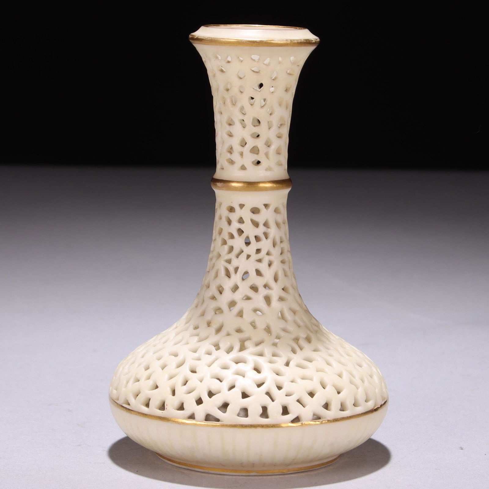 Royal Worcester Blush Porcelain Reticulated Vase 19th C (1 of 6)
