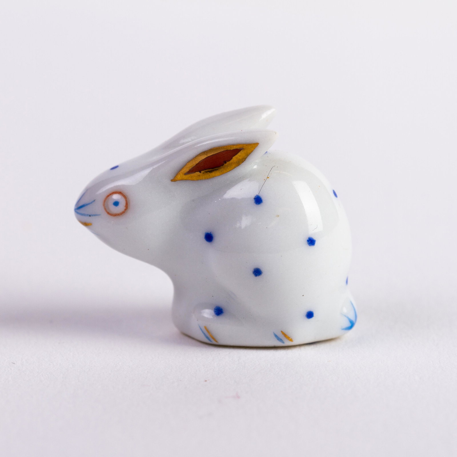 Herend Hungary Fine Porcelain Painted Rabbit Figure: DIMENSIONS APPROX 3x1.5x2CM. Please carefully study all photographs to get an accurate idea of the object. In good condition, as seen. Shipping is in-house and we ship internationally to US and rest o