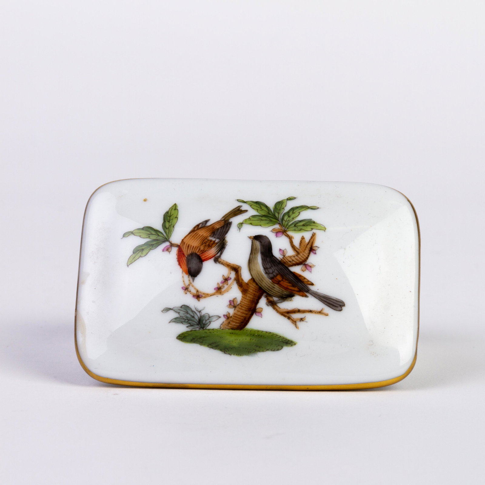 Herend Hungary Fine Porcelain Birds Trinket Box: DIMENSIONS APPROX 8x5x4CM. Please carefully study all photographs to get an accurate idea of the object. In good condition, as seen. Shipping is in-house and we ship internationally to US and rest of 