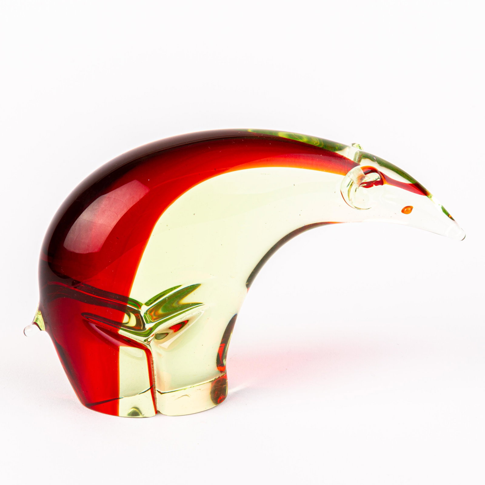 Murano Venetian Glass Designer Polar Bear Sculpture: DIMENSIONS APPROX 16x10x6CM. Please carefully study all photographs to get an accurate idea of the object. In good condition, as seen. Shipping is in-house and we ship internationally to US and rest o