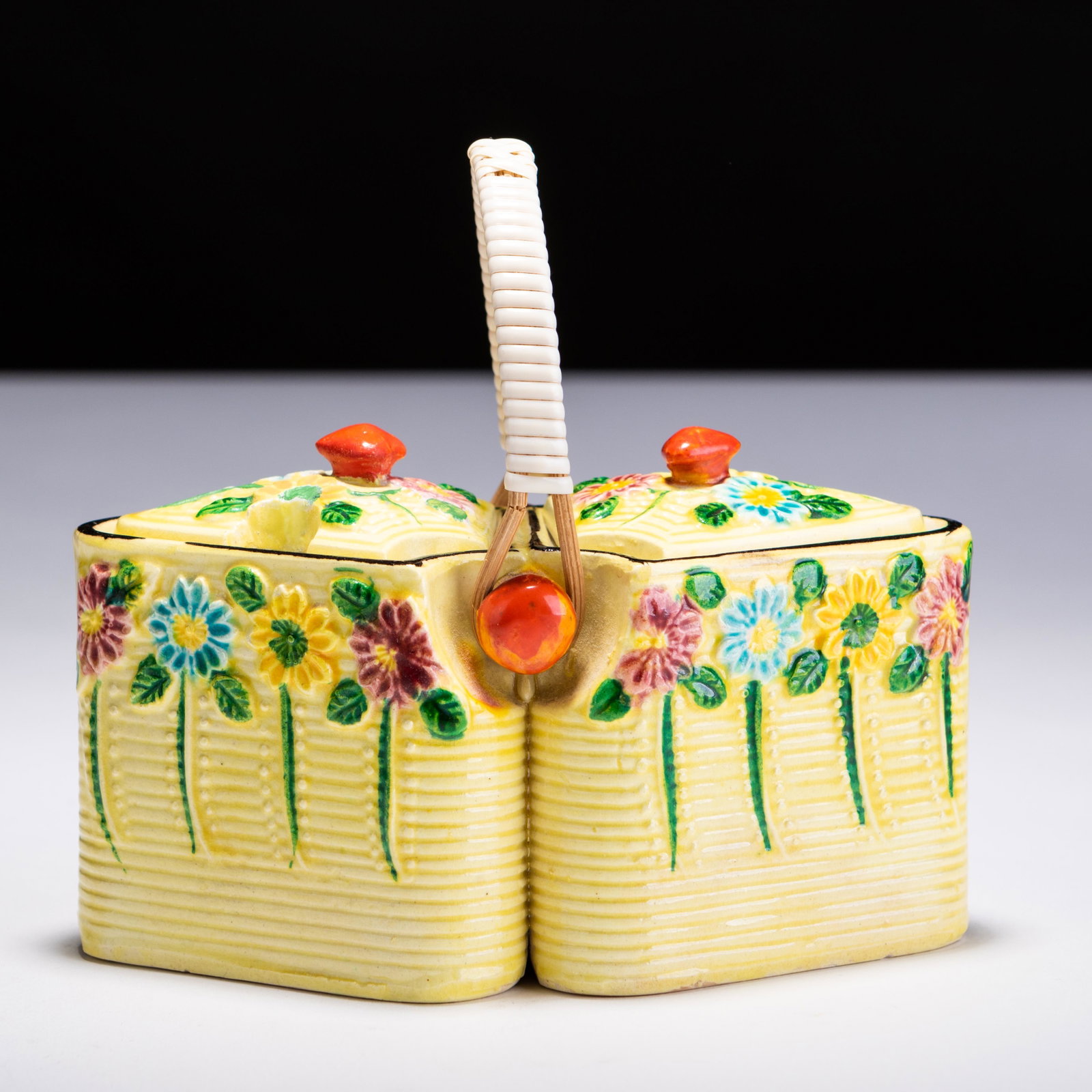 Japanese Cottage Ware 1930s Basket: MEASURING APPROX 13.5 X 6CM HIGH. Please follow us on Instagram to stay updated with our current and future auctions: @albinus_auctions. Study all photographs carefully to get an accurate representati