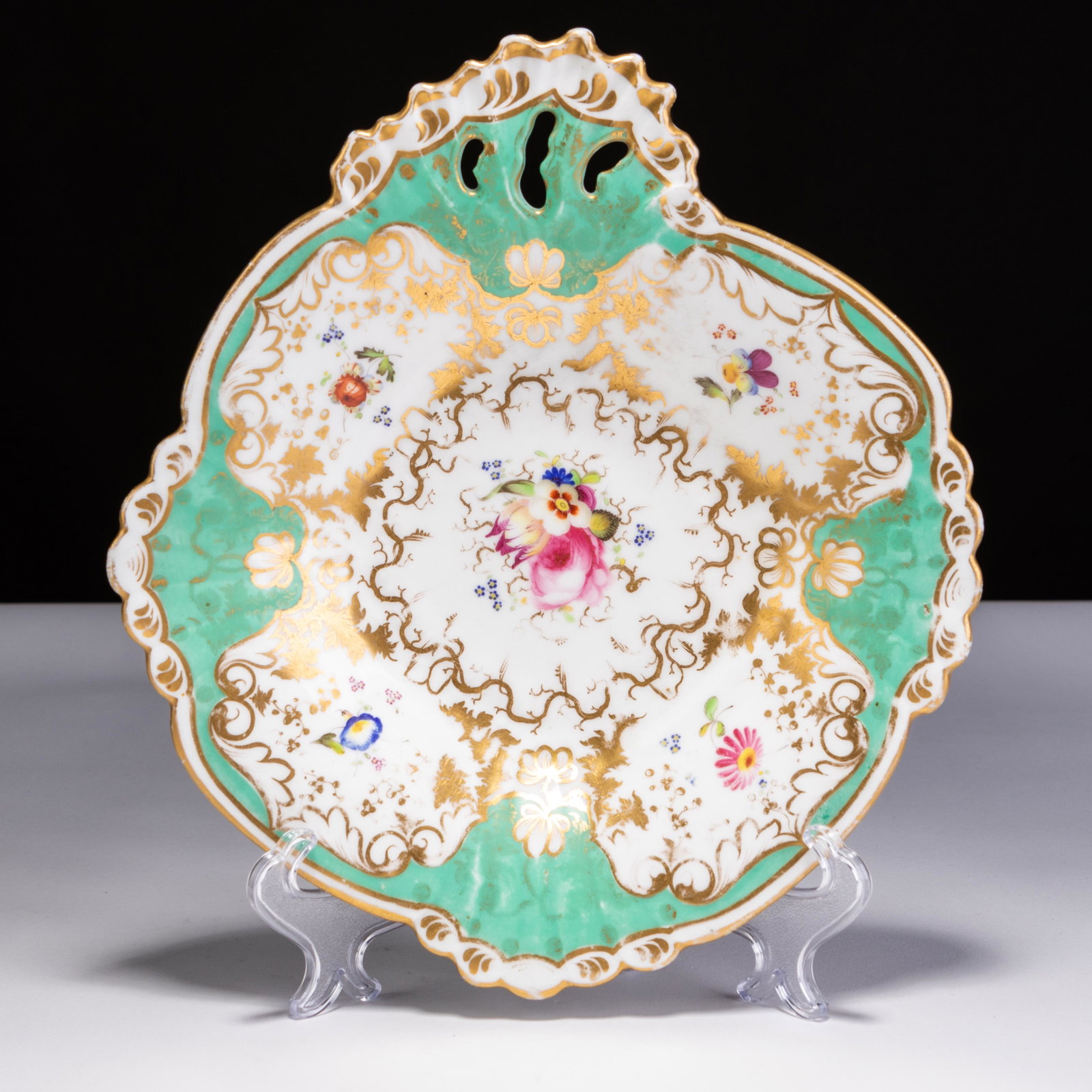 Samuel Alcock Fine Regency Porcelain Floral Dish ca. 1820: MEASURING APPROX 23 X 21CM. Please follow us on Instagram to stay updated with our current and future auctions: @albinus_auctions. Study all photographs carefully to get an accurate representation of 