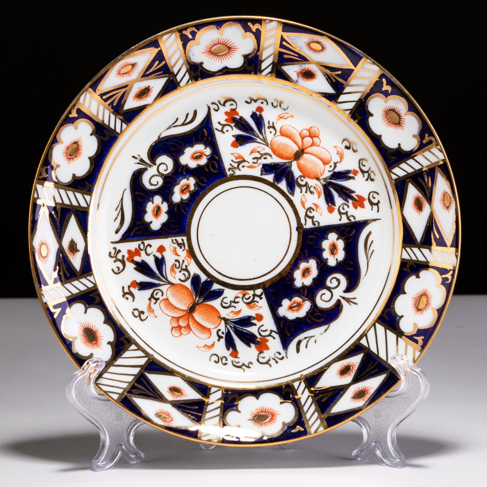 Royal Sutherland Imari Porcelain Edwardian Plate: MEASURING APPROX 18.5CM. Please follow us on Instagram to stay updated with our current and future auctions: @albinus_auctions. Study all photographs carefully to get an accurate representation of the