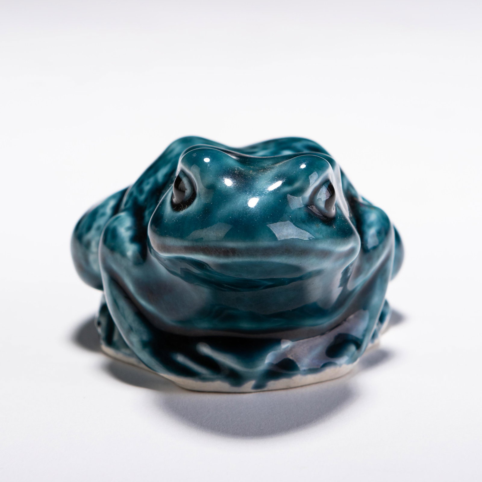 Poole Pottery Glazed Toad Figure: MEASURING APPROX 7.5 X 5.7CM. Please follow us on Instagram to stay updated with our current and future auctions: @albinus_auctions. Study all photographs carefully to get an accurate representation o