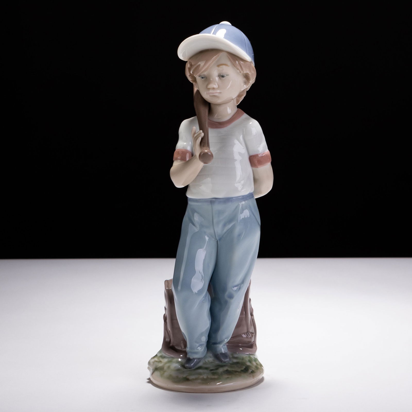 Lladro Fine Porcelain Baseball Figure (1 of 5)