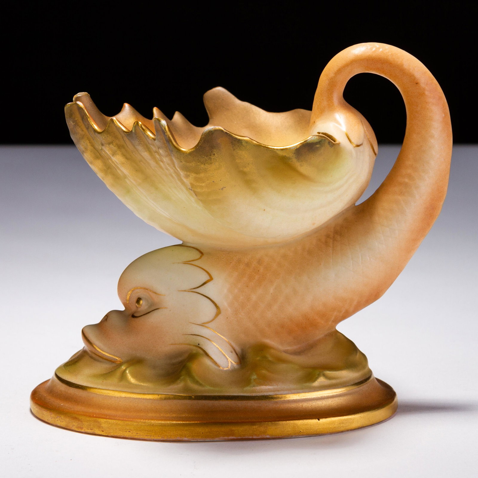 Royal Worcester Porcelain Centrepiece Bonboniere Bowl: MEASURING APPROX 11 X 11.5CM HIGH. Please follow us on Instagram to stay updated with our current and future auctions: @albinus_auctions. Study all photographs carefully to get an accurate representat