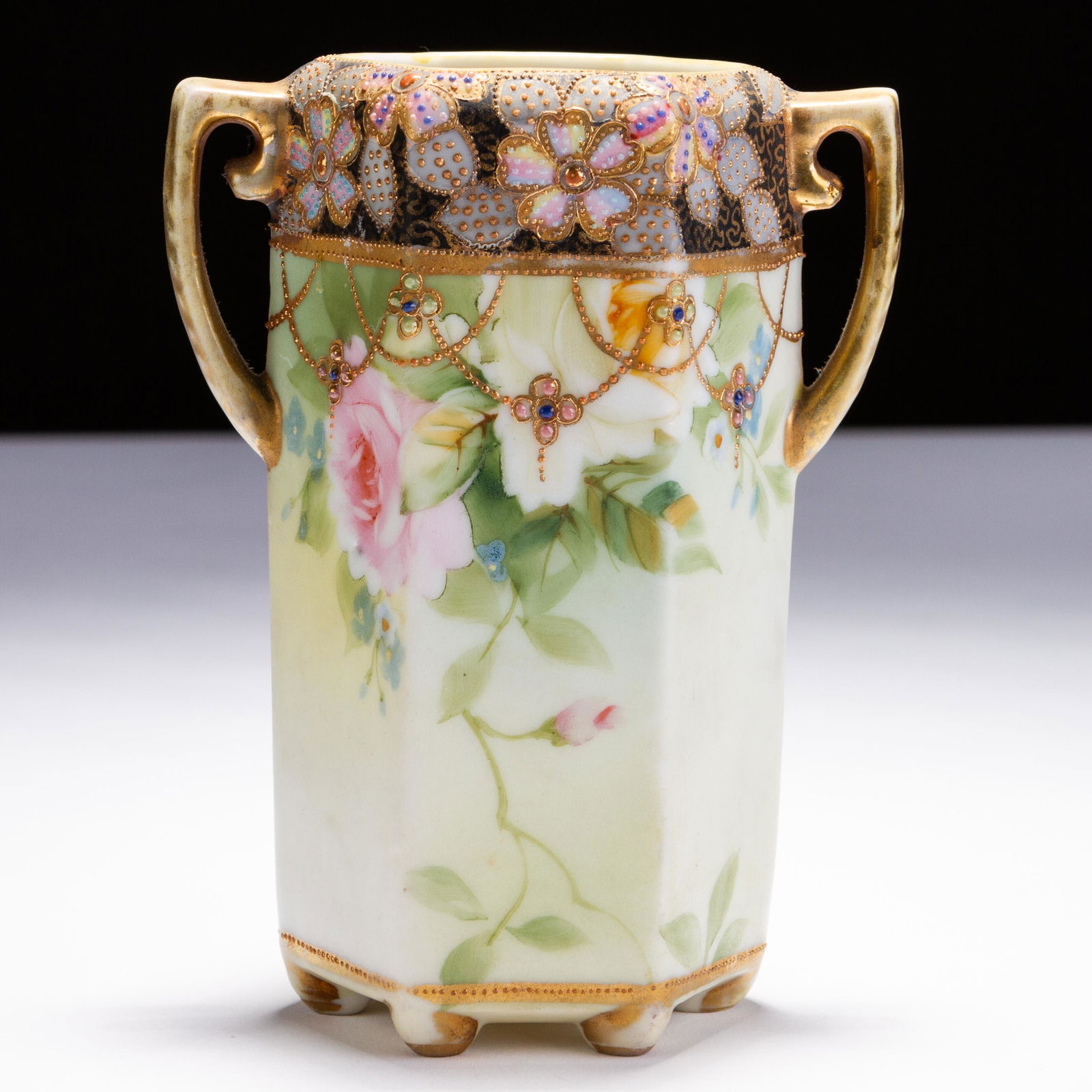 Noritake Japanese Porcelain Art Nouveau Vase: MEASURING APPROX 9.5 X 13.5CM. Please follow us on Instagram to stay updated with our current and future auctions: @albinus_auctions. Study all photographs carefully to get an accurate representation