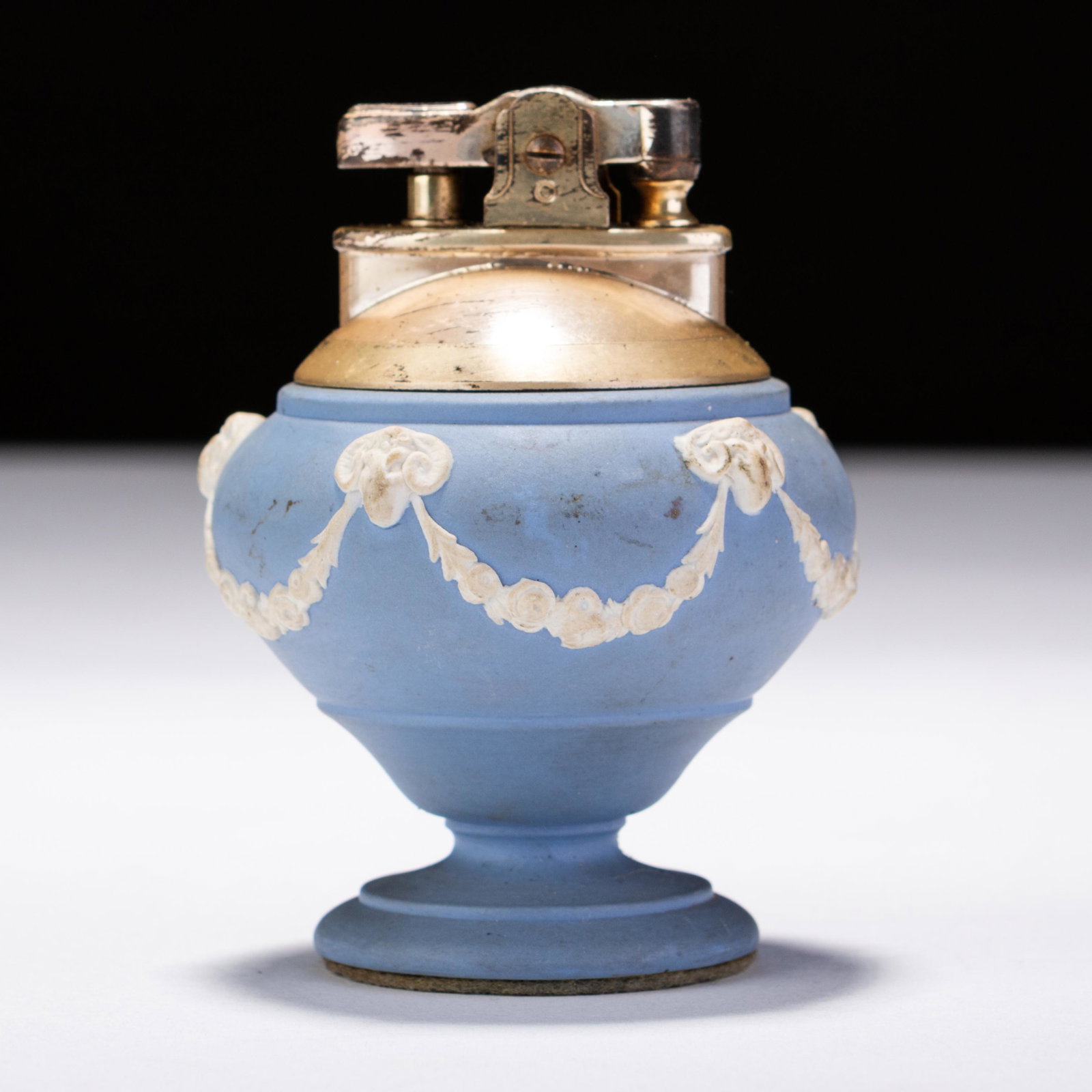 Wedgwood Jasperware Neoclassical Ronson Cigarette Lighter (1 of 5)